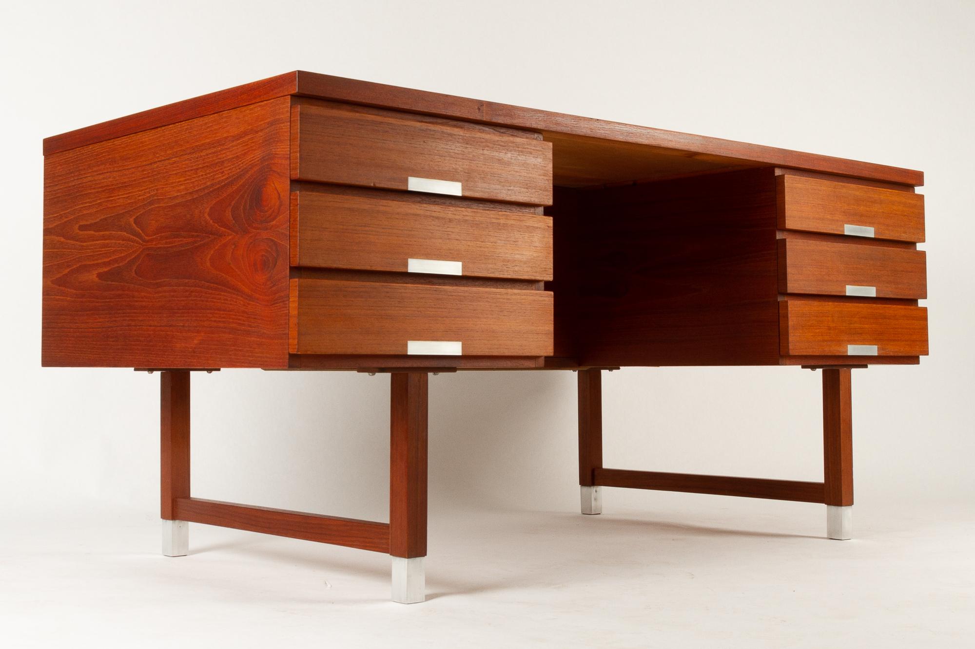 Vintage Danish Teak Desk, 1960s In Good Condition In Asaa, DK