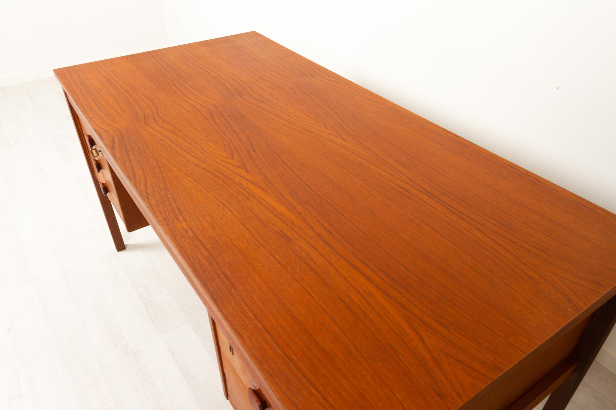 Vintage Danish Teak Desk by Domino Møbler, 1960s 3
