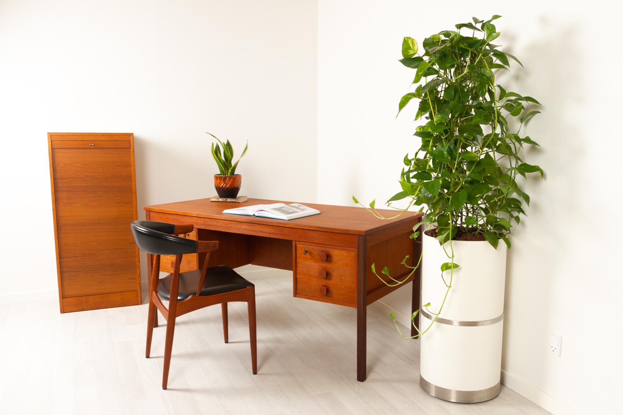 Vintage Danish Teak Desk by Domino Møbler, 1960s 12