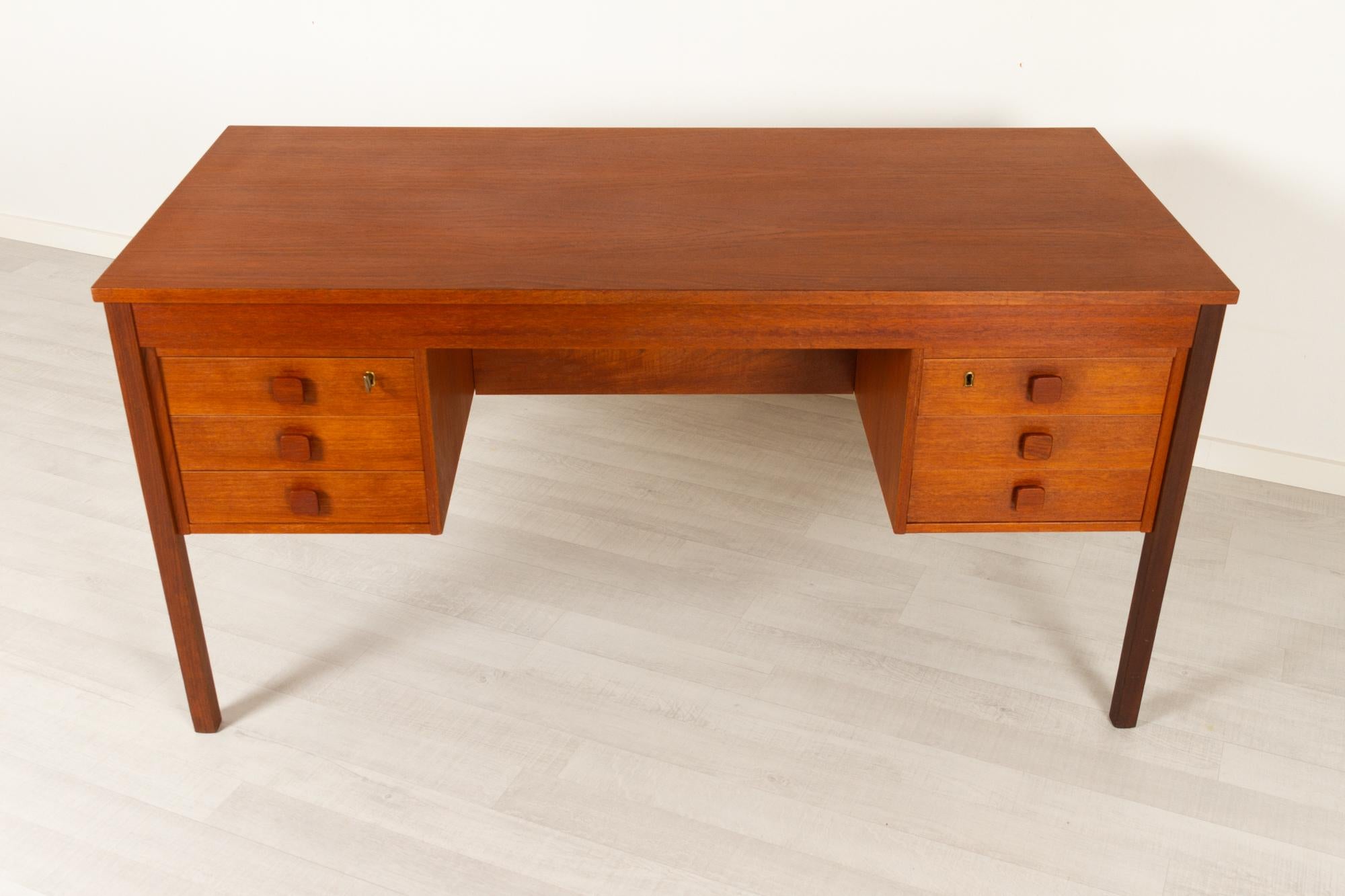 domino mobler desk