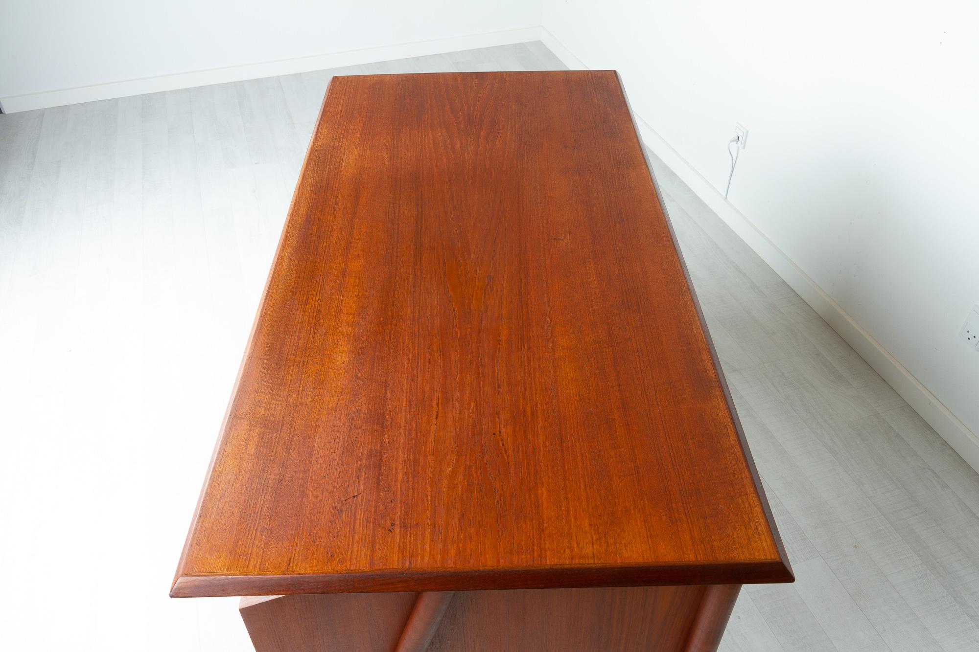 Vintage Danish Teak Desk by Tibergaard, 1960s 10