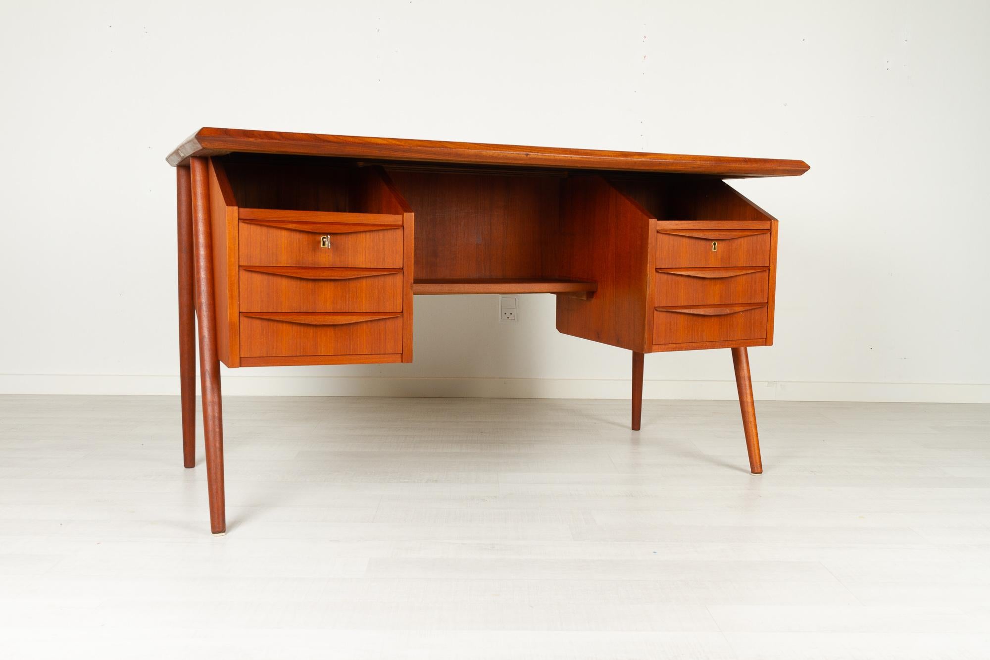 tibergaard desk