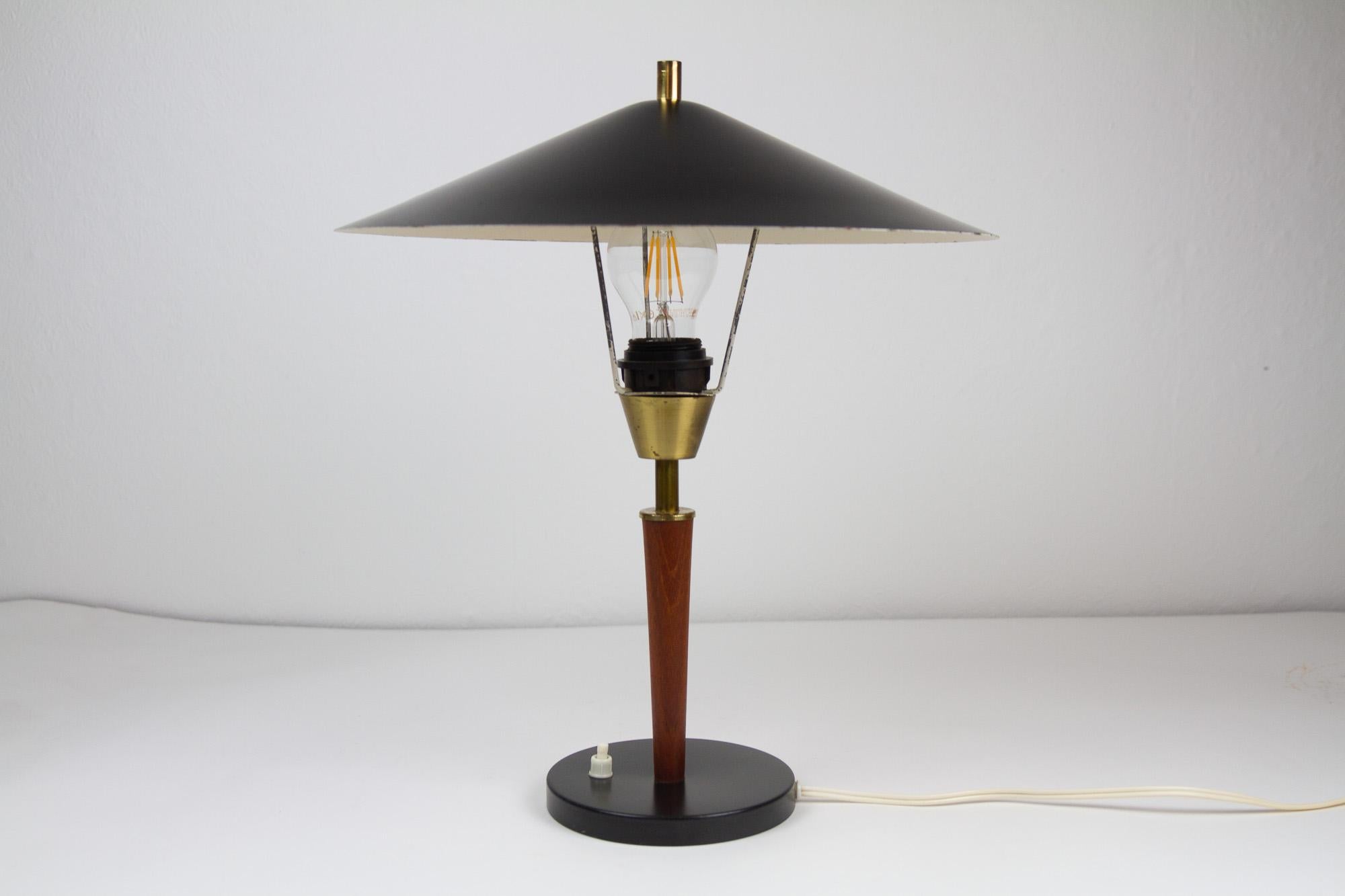 Klassische dänische Teakholz-Schreibtischlampe, 1960er Jahre. im Angebot 4