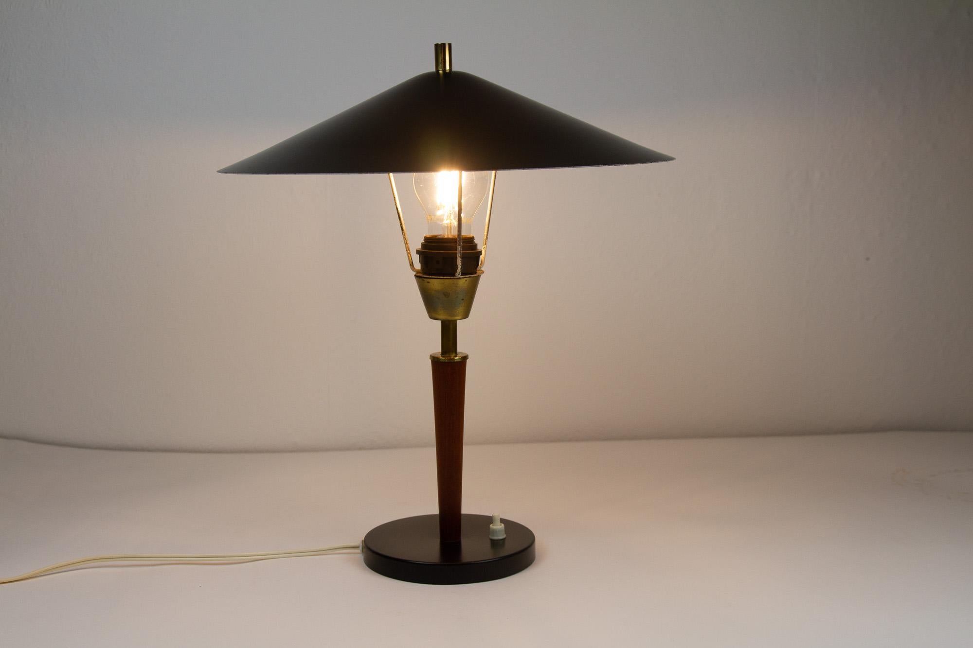 Klassische dänische Teakholz-Schreibtischlampe, 1960er Jahre. im Angebot 5