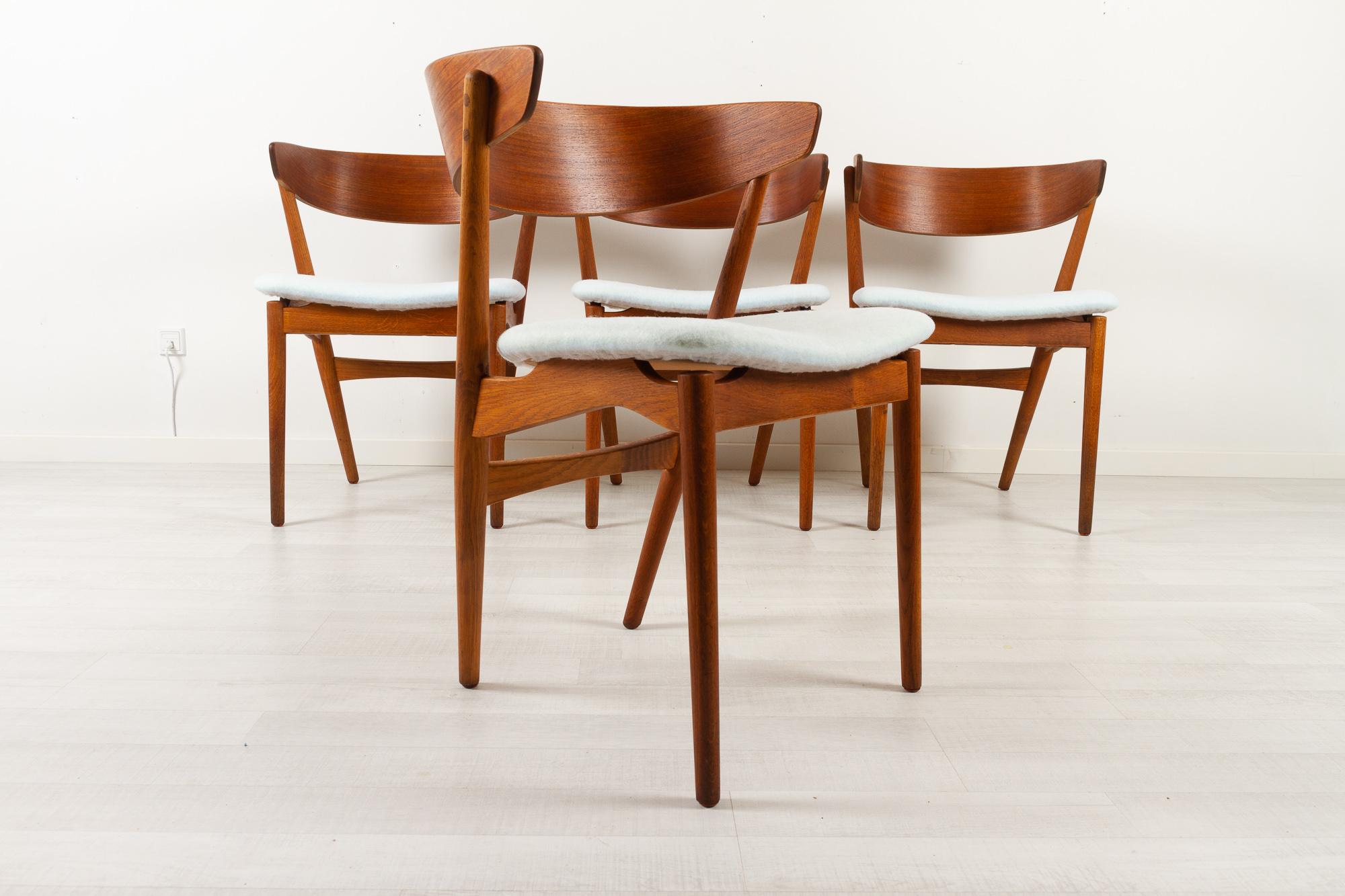 Vintage Danish Teak Dining Chairs No. 7 by Helge Sibast 1960s Set of 4 For Sale 6