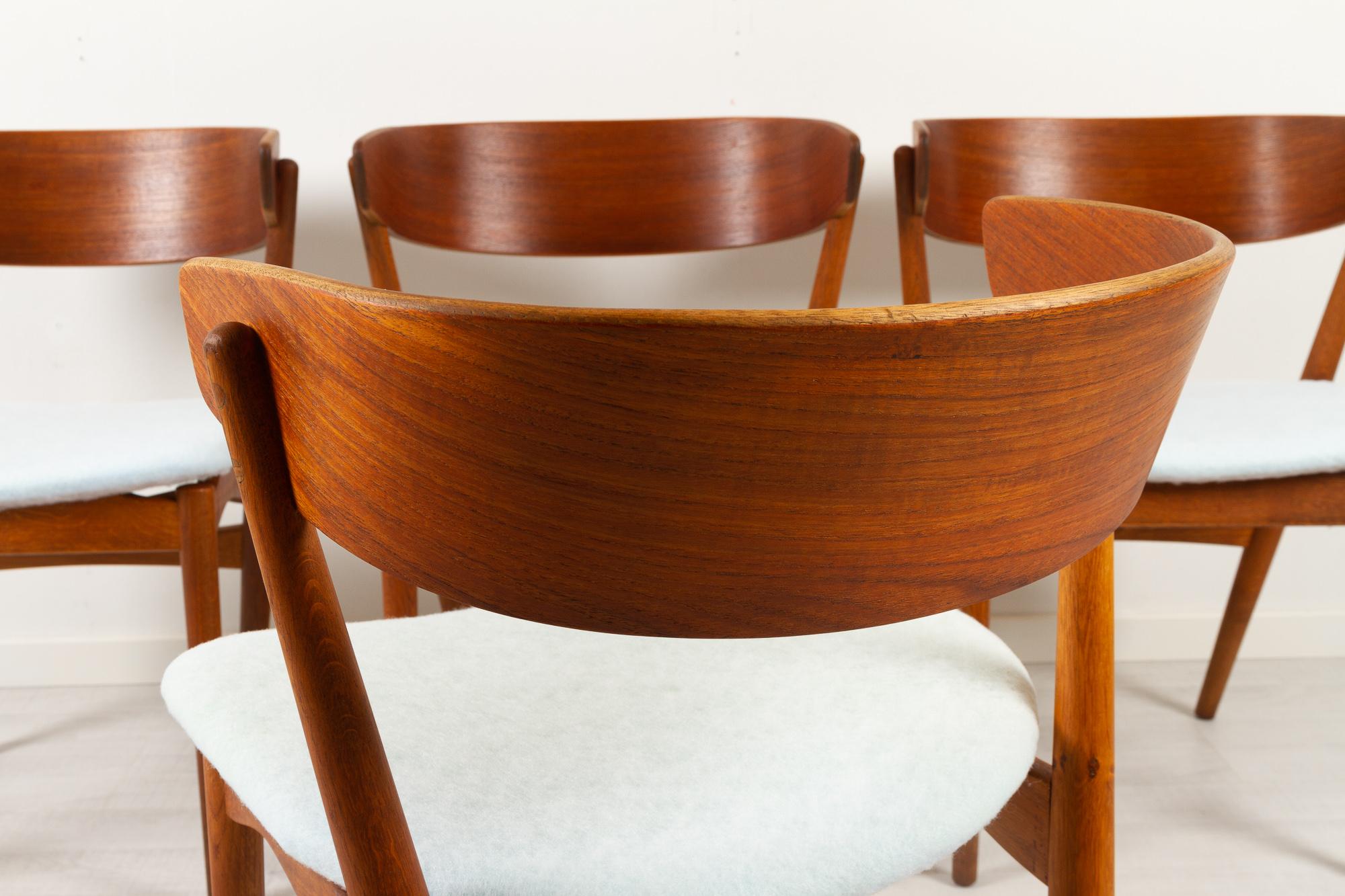 Vintage Danish Teak Dining Chairs No. 7 by Helge Sibast 1960s Set of 4 For Sale 9
