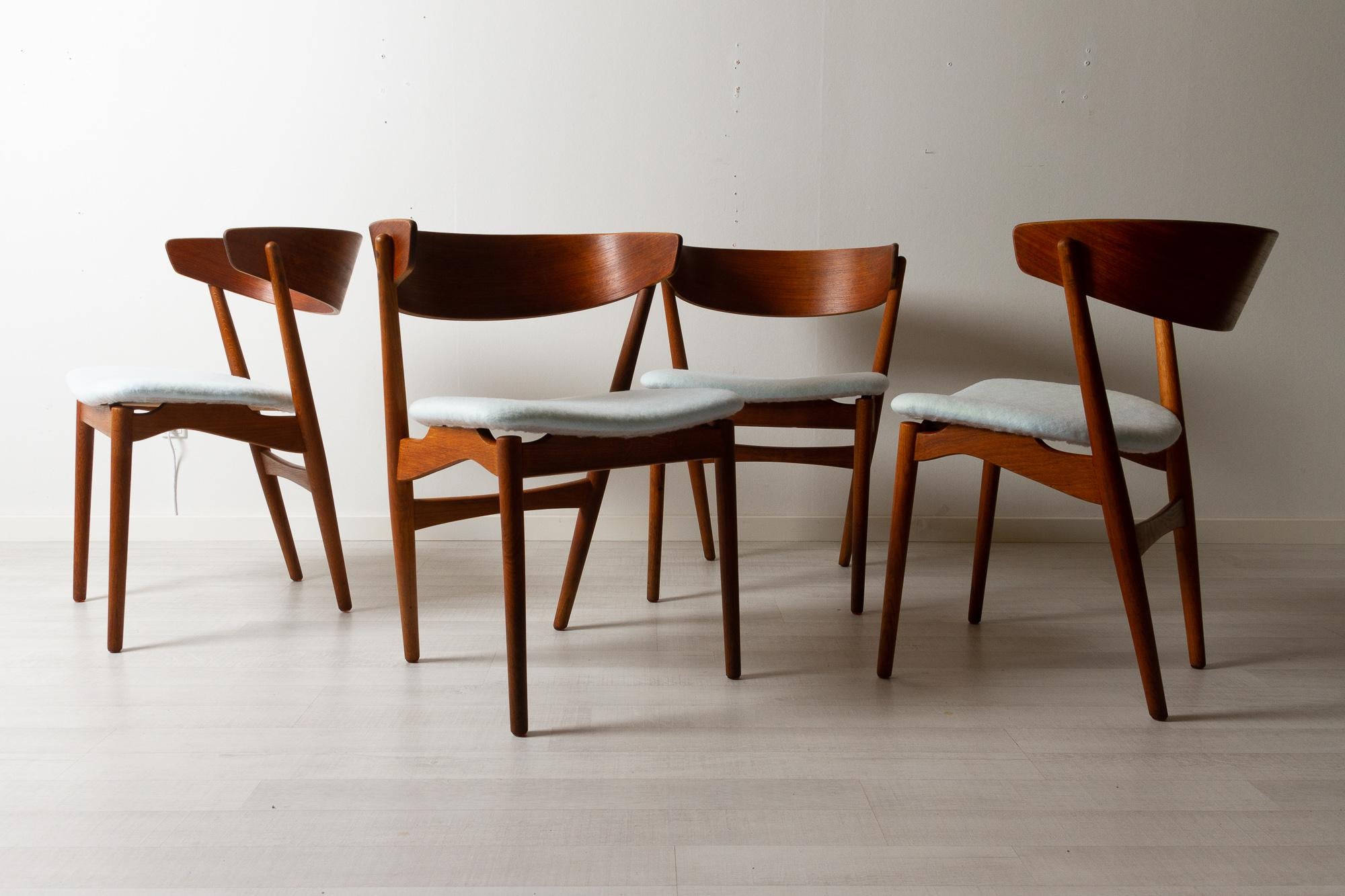 Vintage Danish Teak Dining Chairs No. 7 by Helge Sibast 1960s Set of 4 14