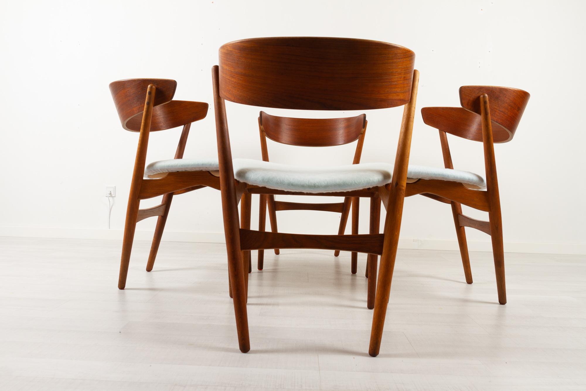 Vintage Danish Teak Dining Chairs No. 7 by Helge Sibast 1960s Set of 4 For Sale 3