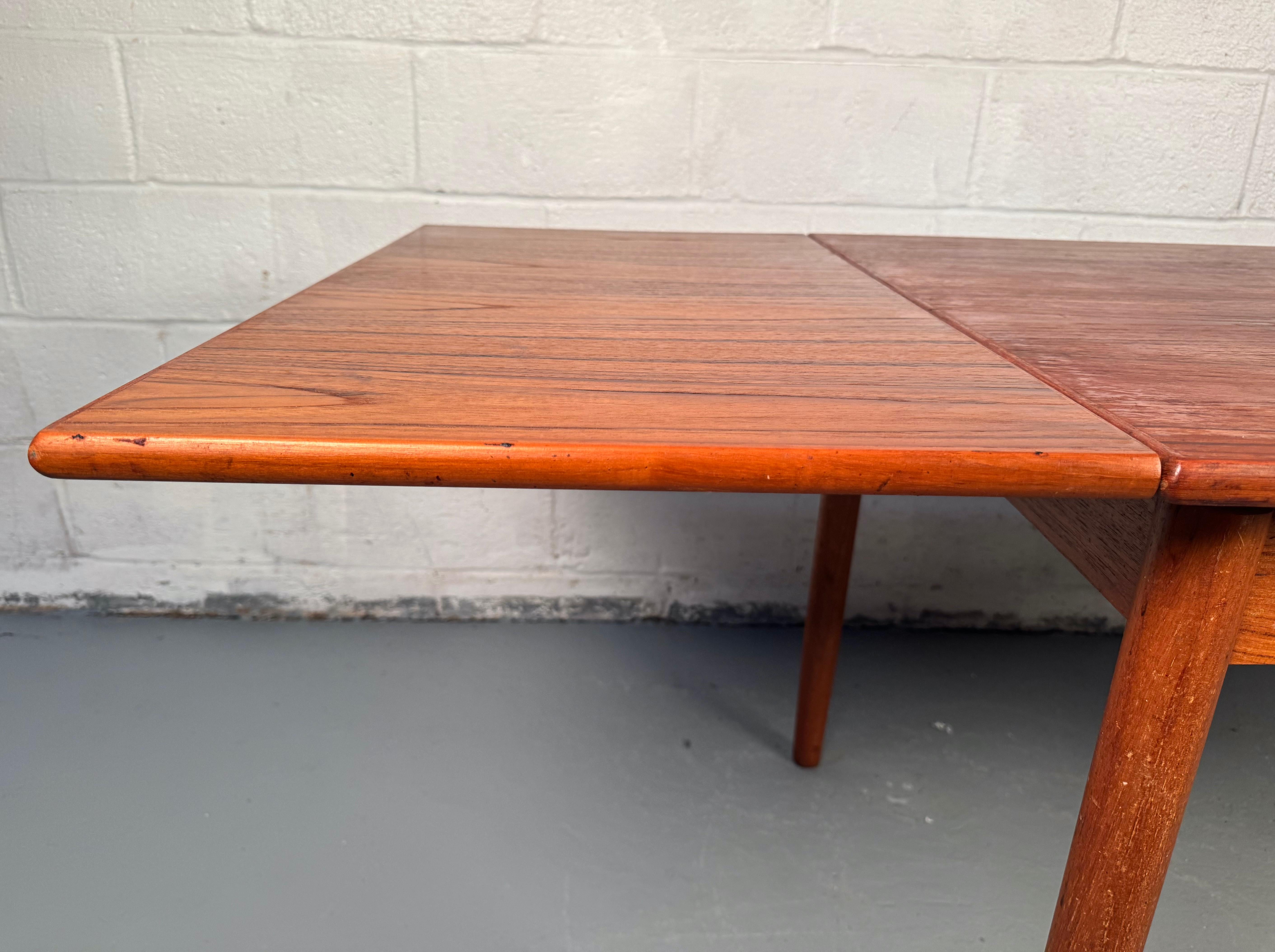 Vintage Danish Teak Draw-Leaf Dining Table For Sale 5