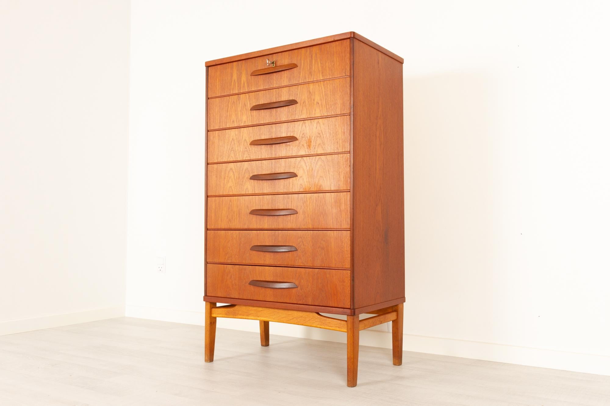 Vintage Danish Teak Dresser, 1950s 4