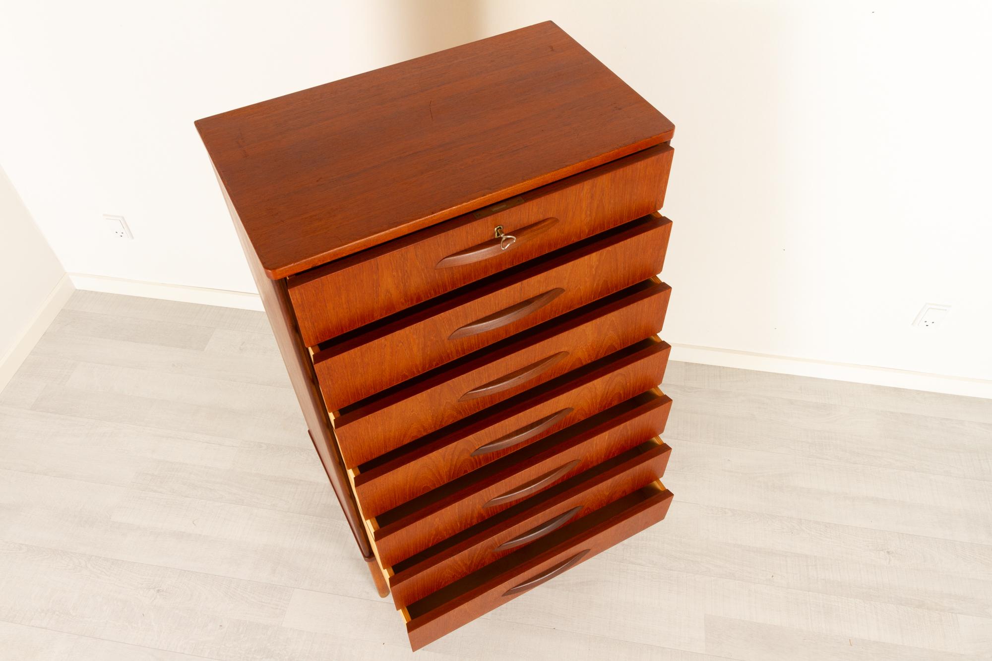 Vintage Danish Teak Dresser, 1950s 5
