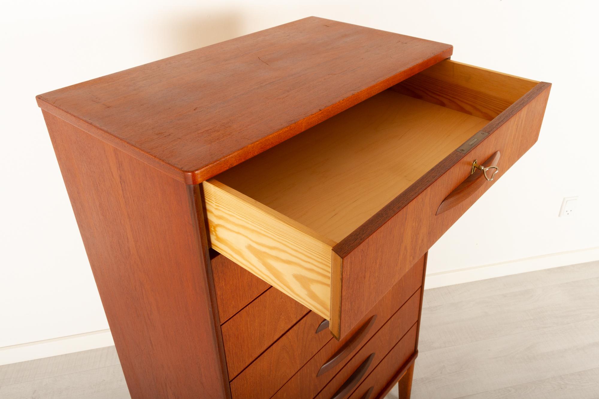 Vintage Danish Teak Dresser, 1950s 6