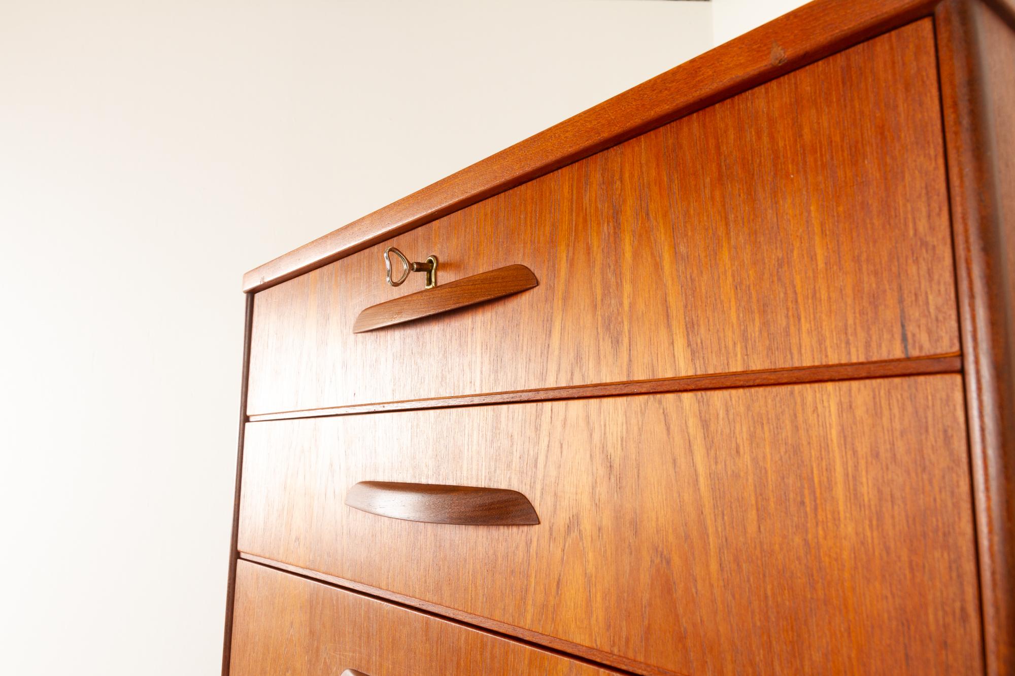 Vintage Danish Teak Dresser, 1950s 7