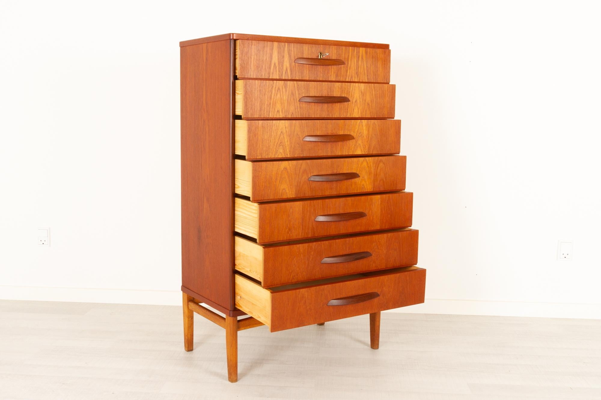 Vintage Danish Teak Dresser, 1950s 2