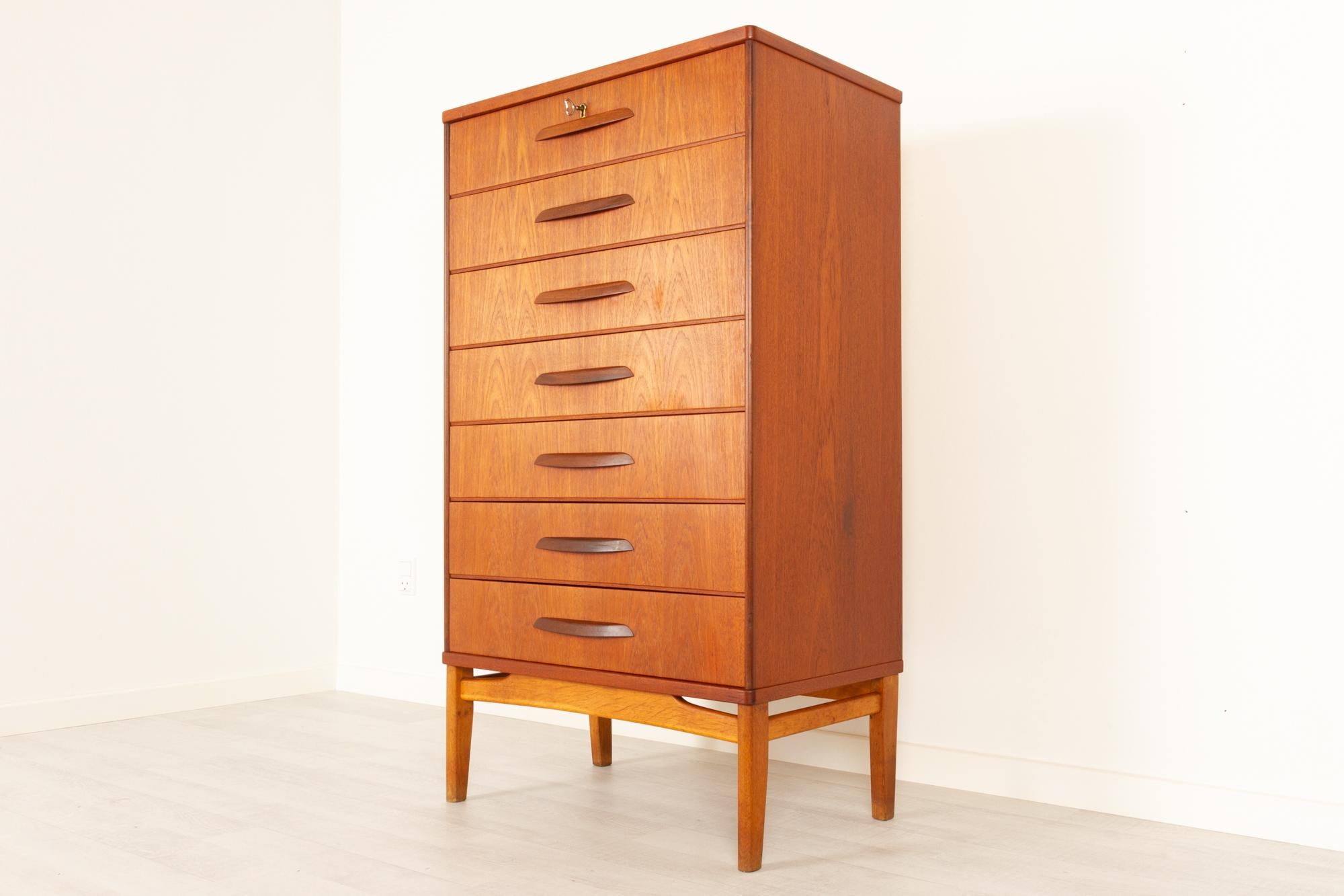 Vintage Danish Teak Dresser, 1950s 3