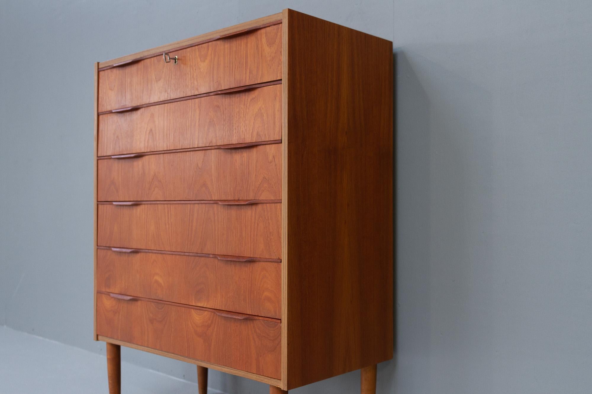 Vintage Danish Teak Dresser, 1960s. 6