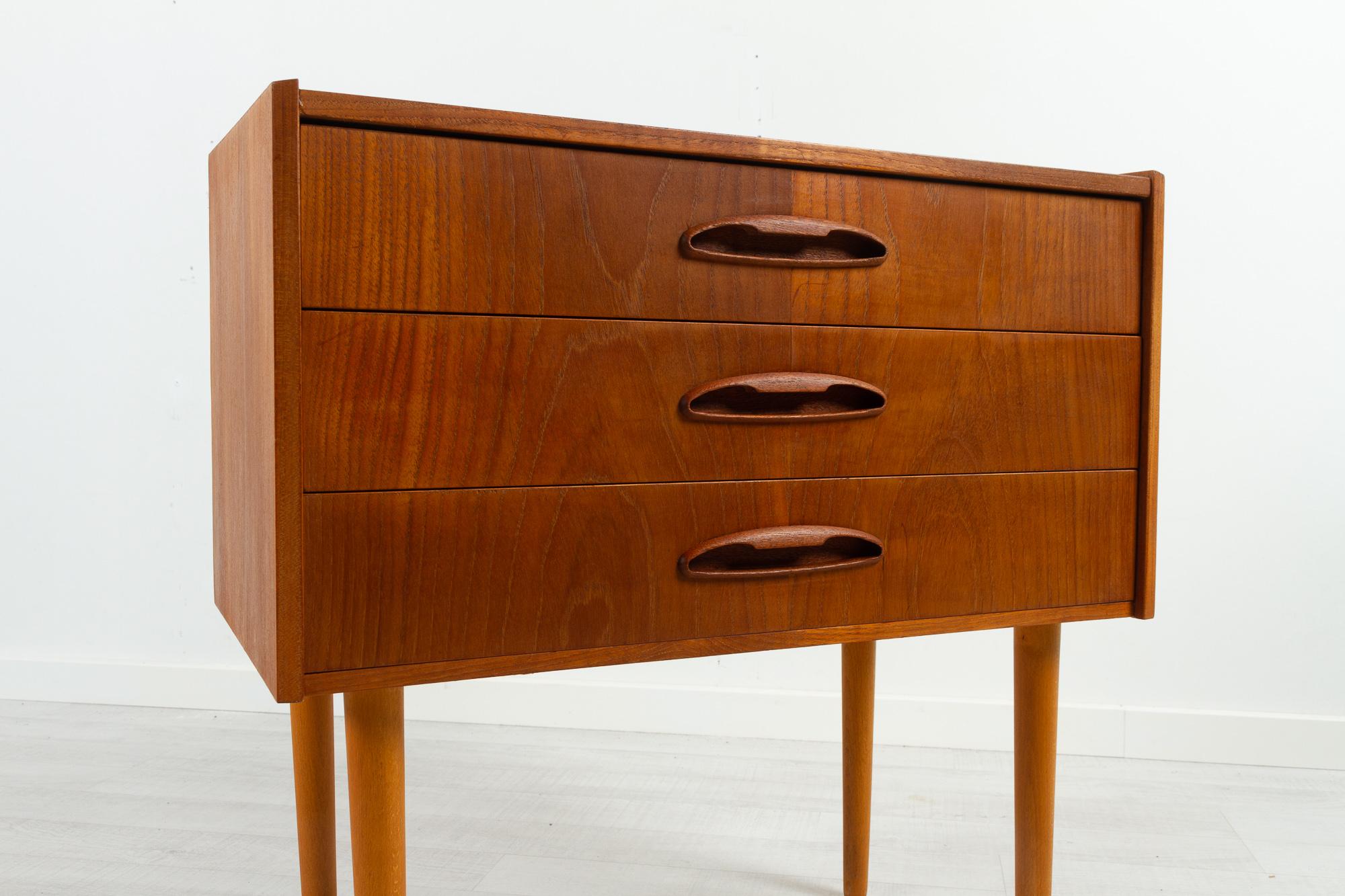 Vintage Danish Teak Dresser 1960s For Sale 3