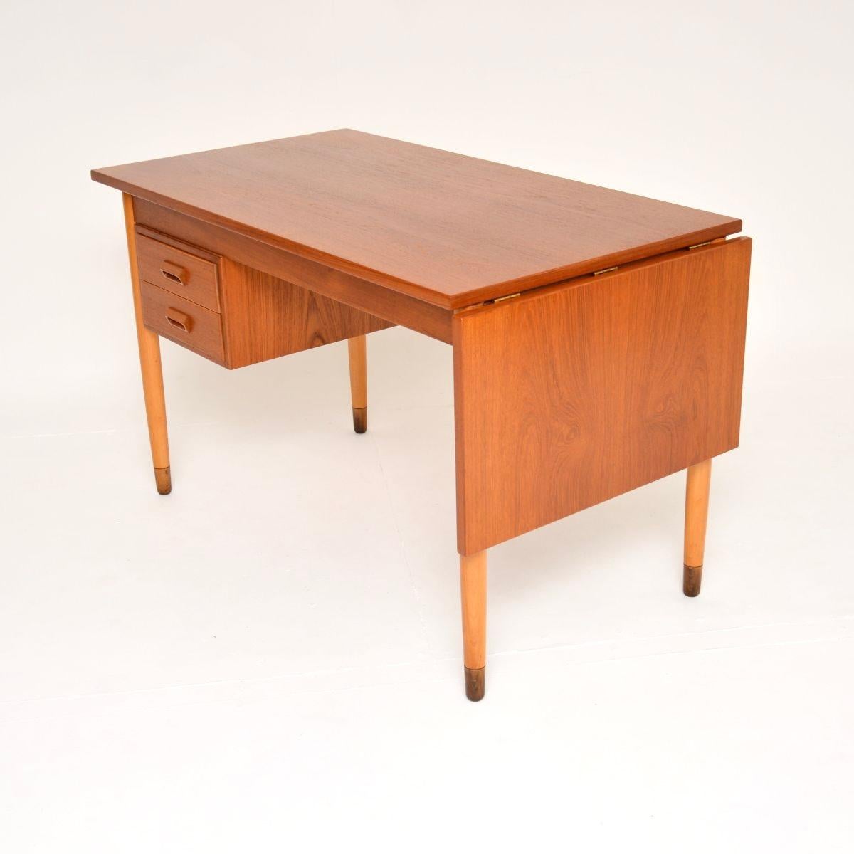 Vintage Danish Teak Drop Leaf Desk by Borge Mogensen (Teakholz) im Angebot
