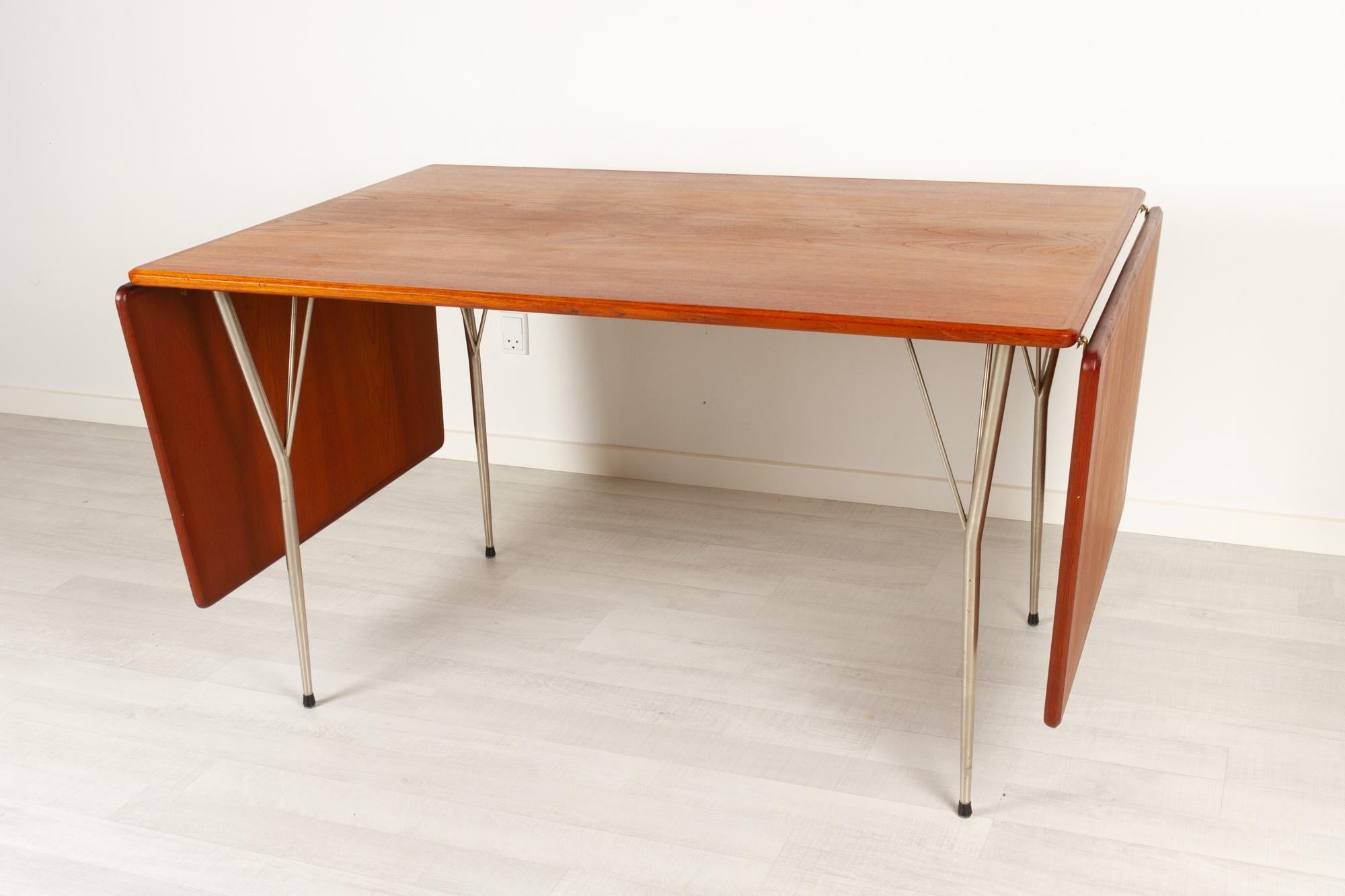 Vintage Danish Teak Drop Leaf Dining Table, 1950s In Good Condition For Sale In Asaa, DK