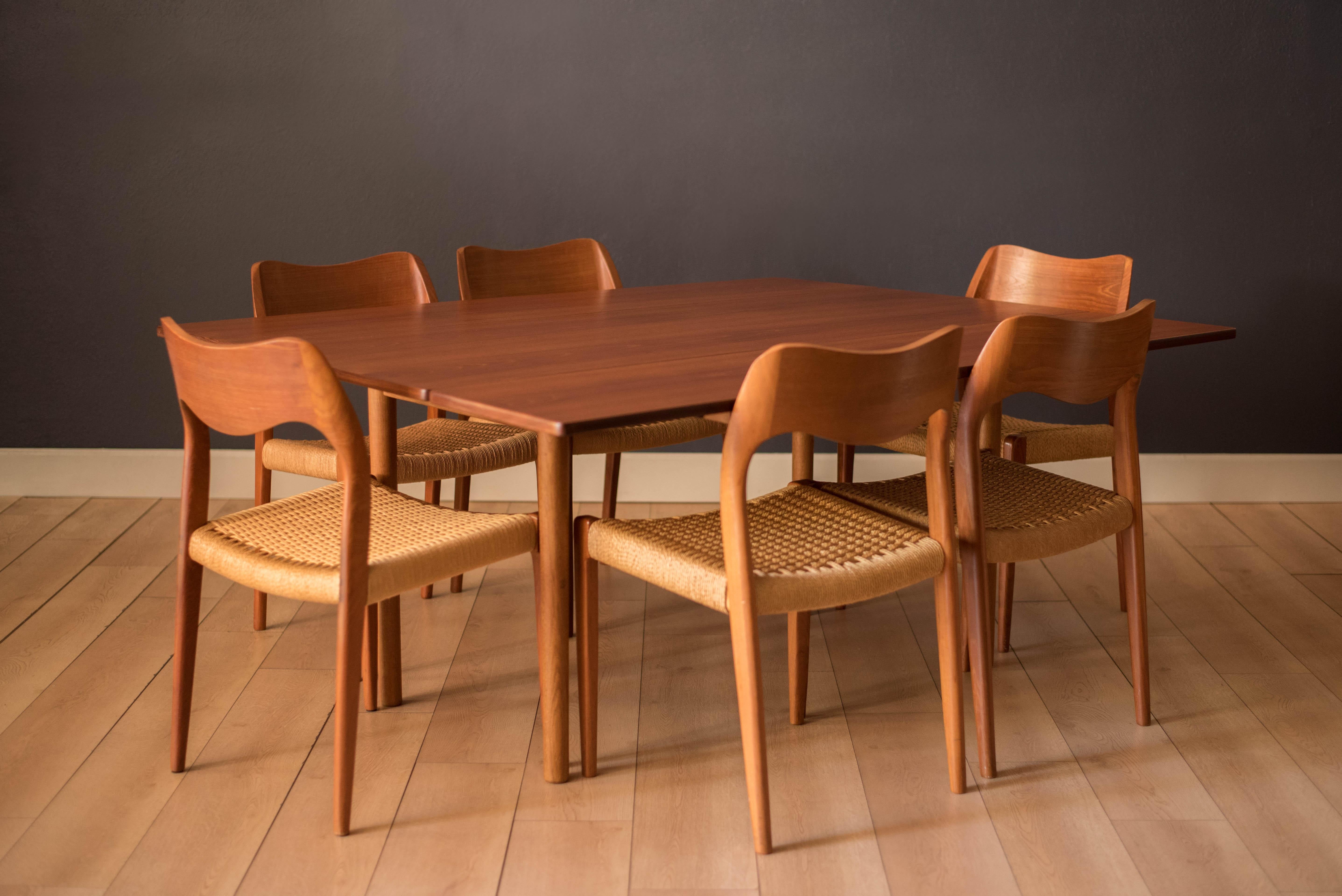 Scandinavian Modern Vintage Danish Teak Drop Leaf Extension Dining Table by Borge Mogensen