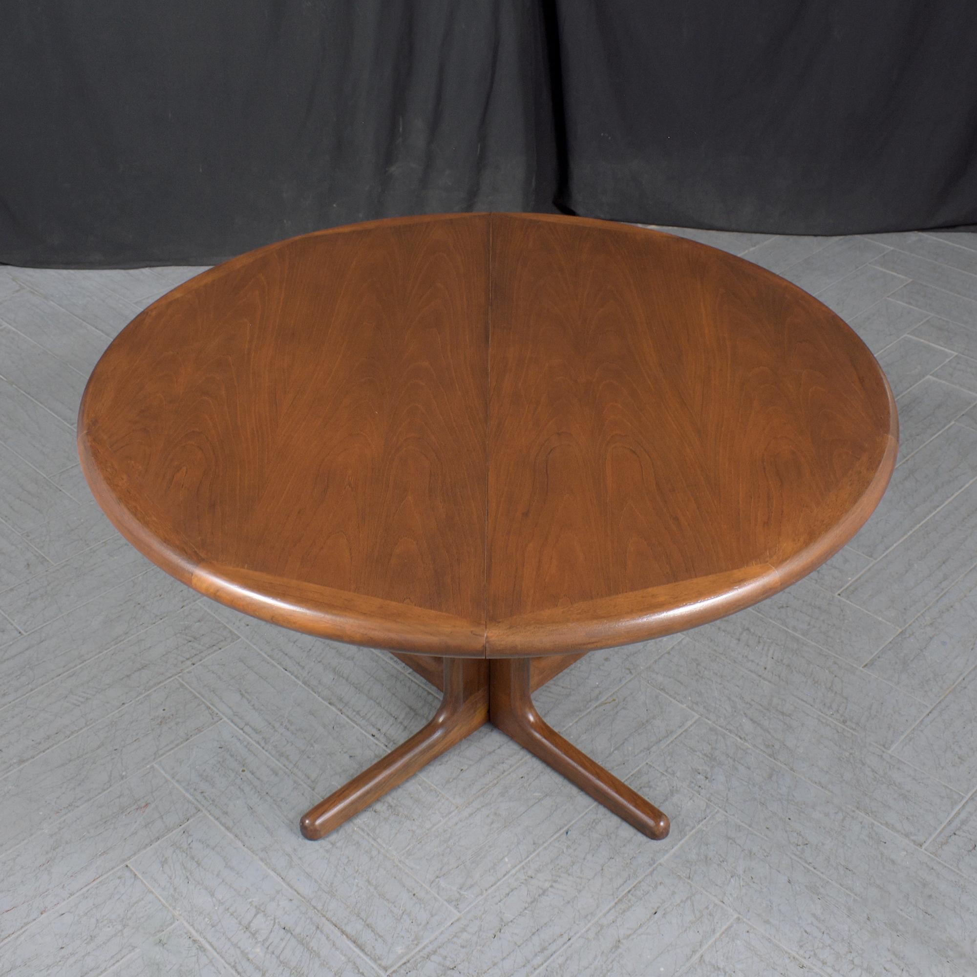 Vintage Danish Extendable Dining Table: Mid-Century Modern Elegance 4
