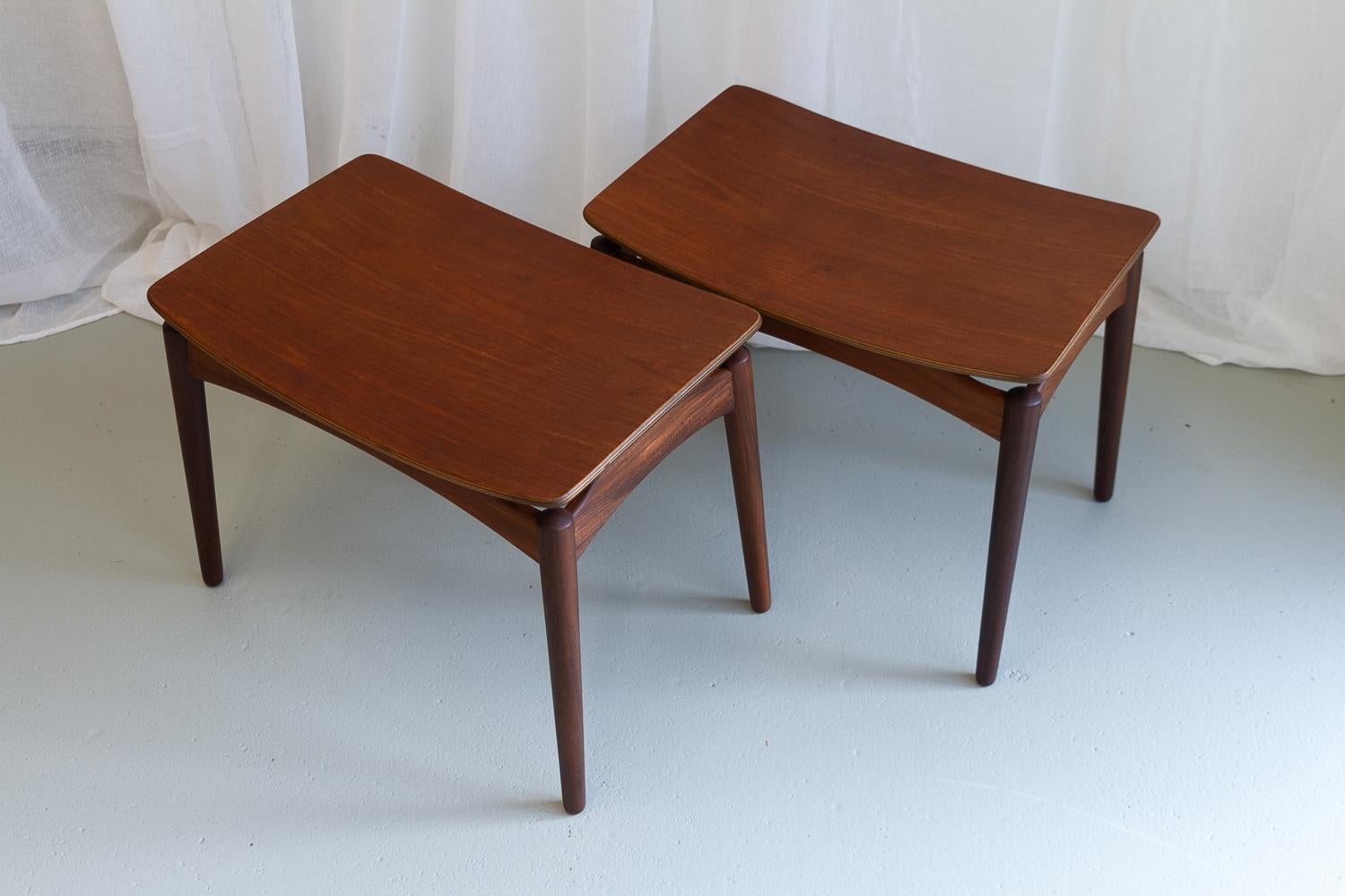 Vintage Danish Teak Fußhocker von Sigfred Omann für Ølholm 1950s. 2er Set. (Skandinavische Moderne) im Angebot