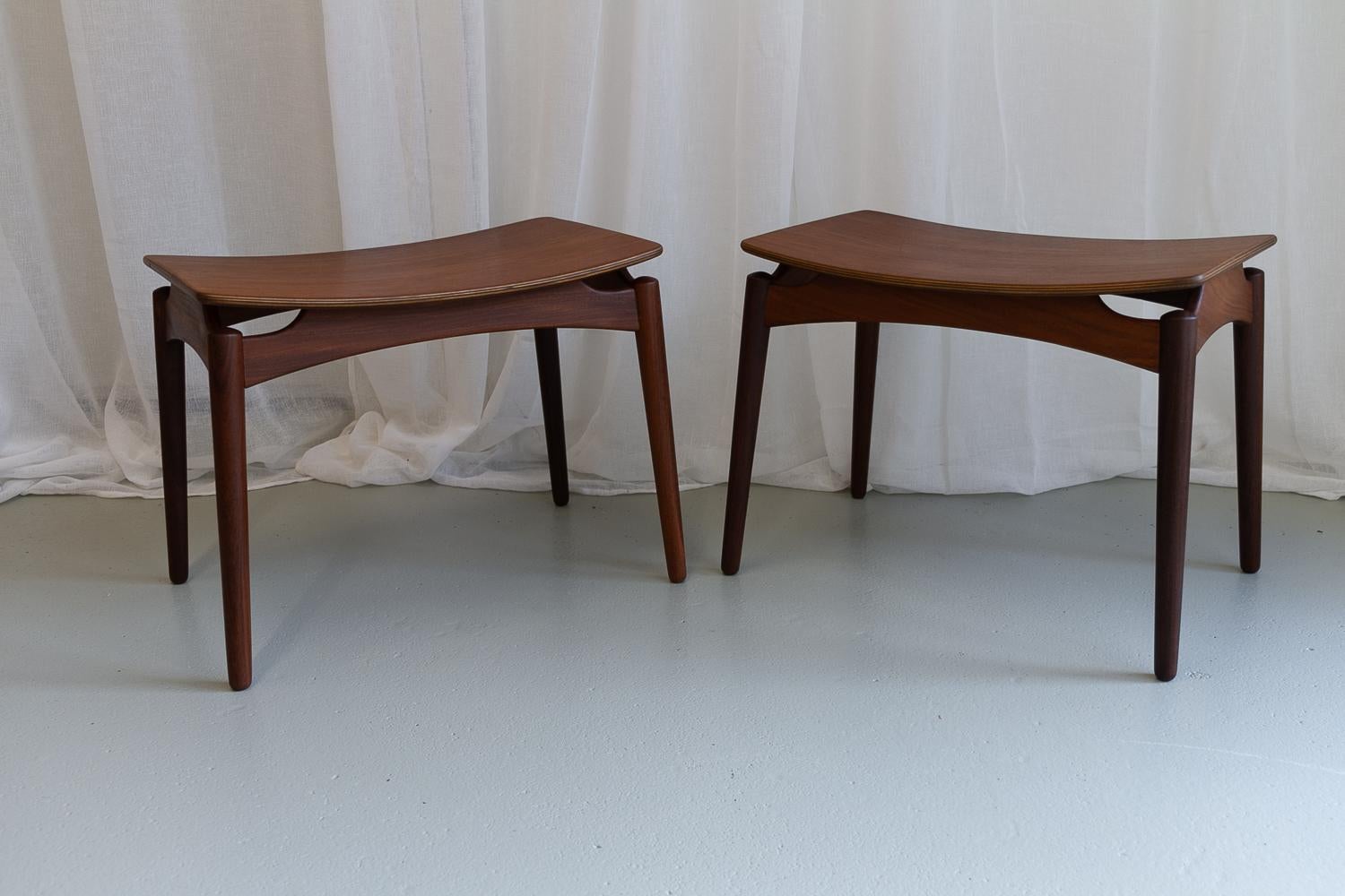 Vintage Danish Teak Fußhocker von Sigfred Omann für Ølholm 1950s. 2er Set. im Zustand „Gut“ im Angebot in Asaa, DK