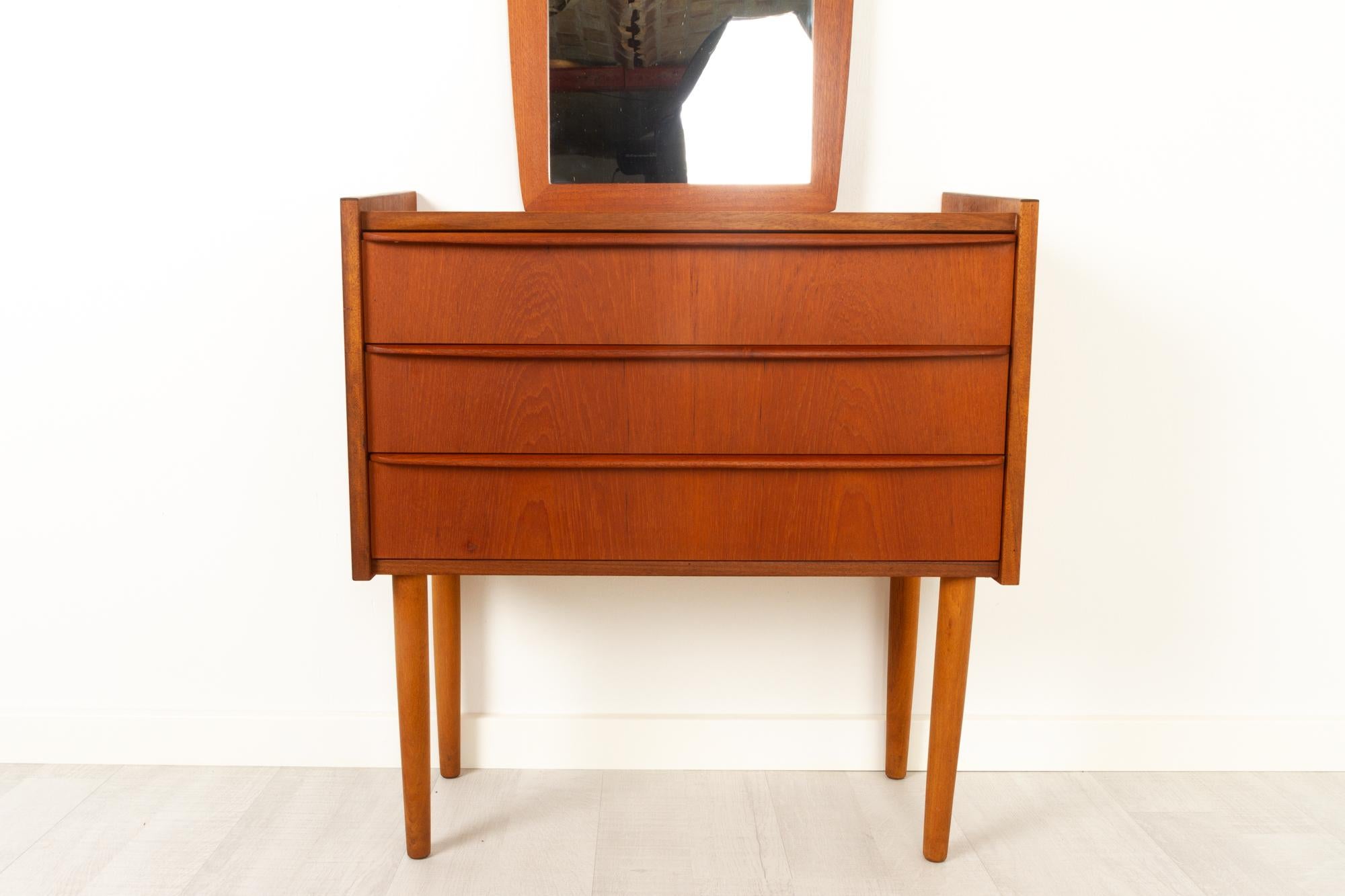 Mid-Century Modern Vintage Danish Teak Hallway Mirror and Dresser, 1960s, Set of 2