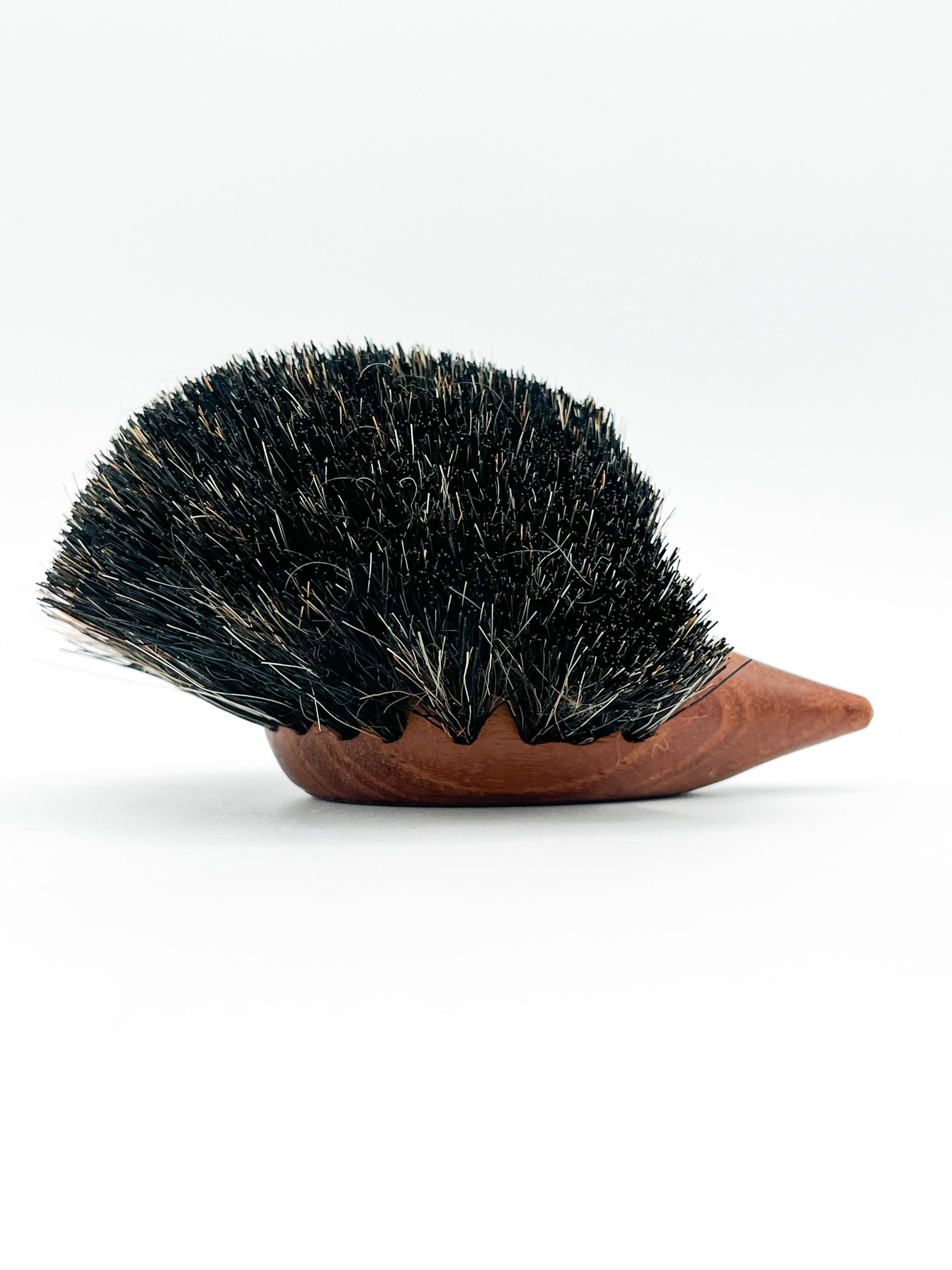 Mid-Century Modern Brosse à charpie vintage danoise en teck - The Modernity, Johannesen, 1960s en vente