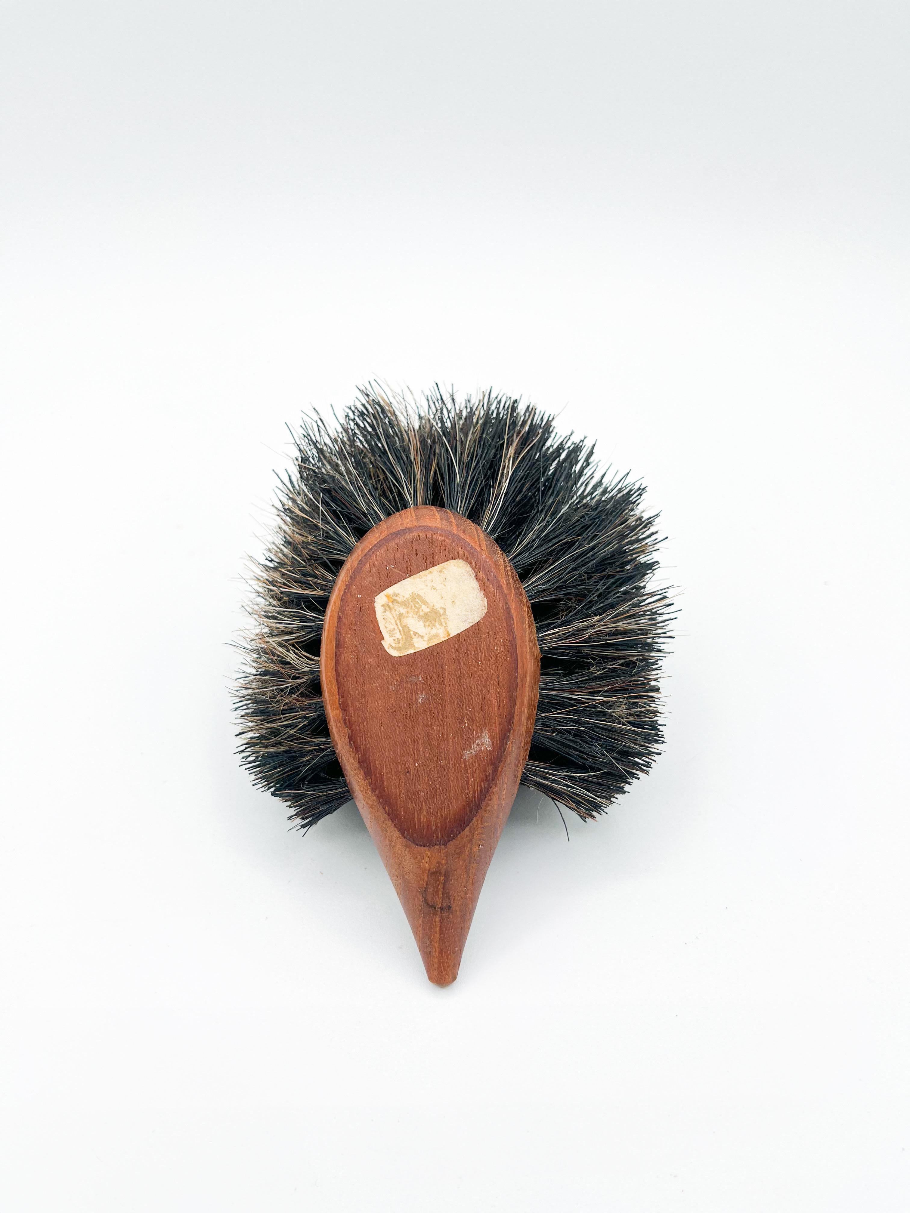 Fait main Brosse à charpie vintage danoise en teck - The Modernity, Johannesen, 1960s en vente