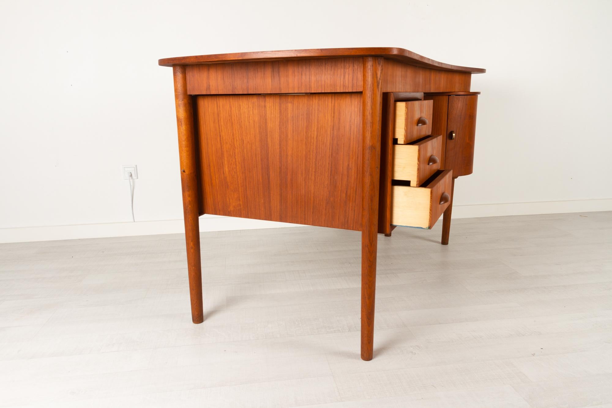 Vintage Danish Teak Kidney Desk, 1950s 4