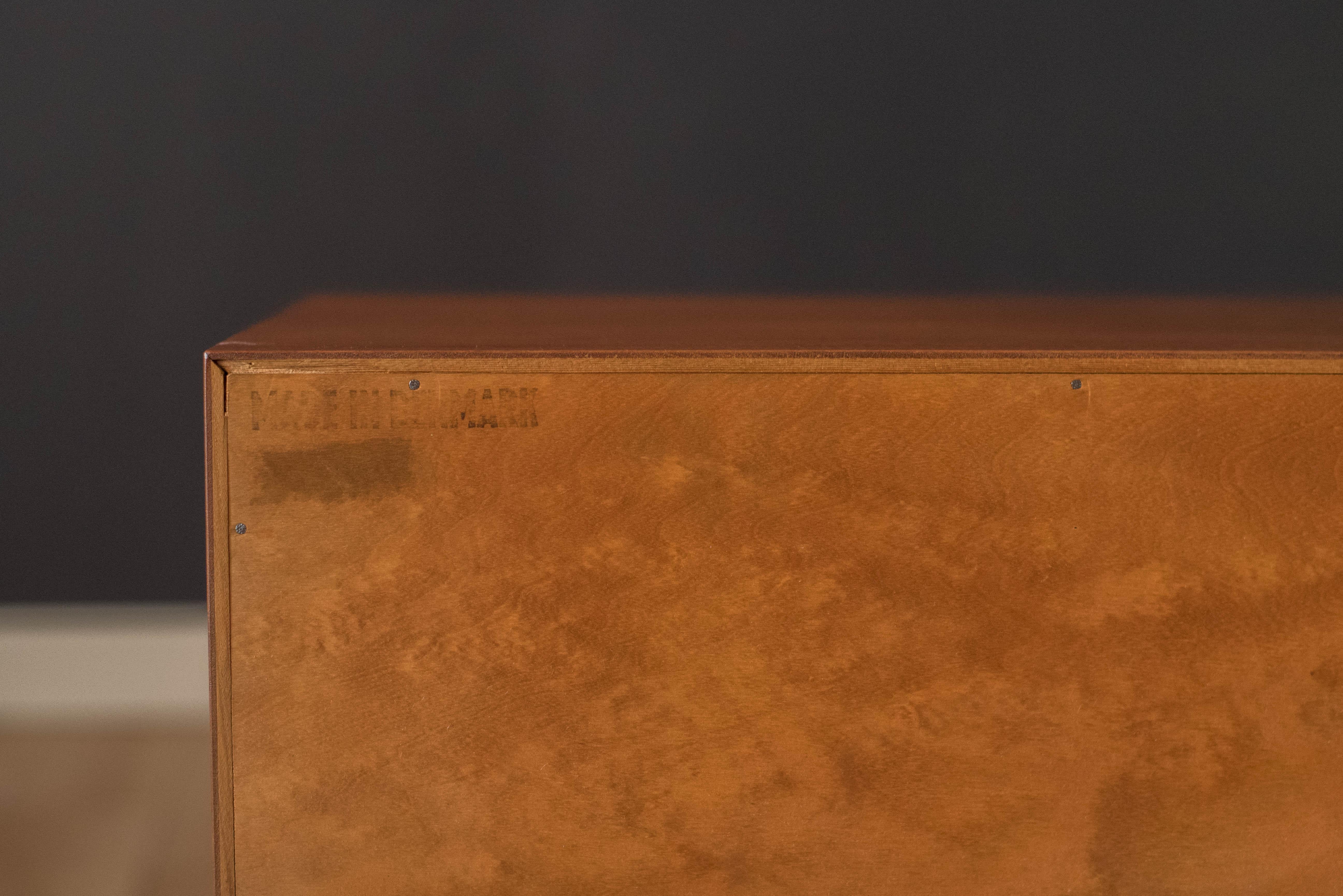Vieille crédence danoise en teck avec armoire de rangement verrouillable par Børge Mogensen en vente 4