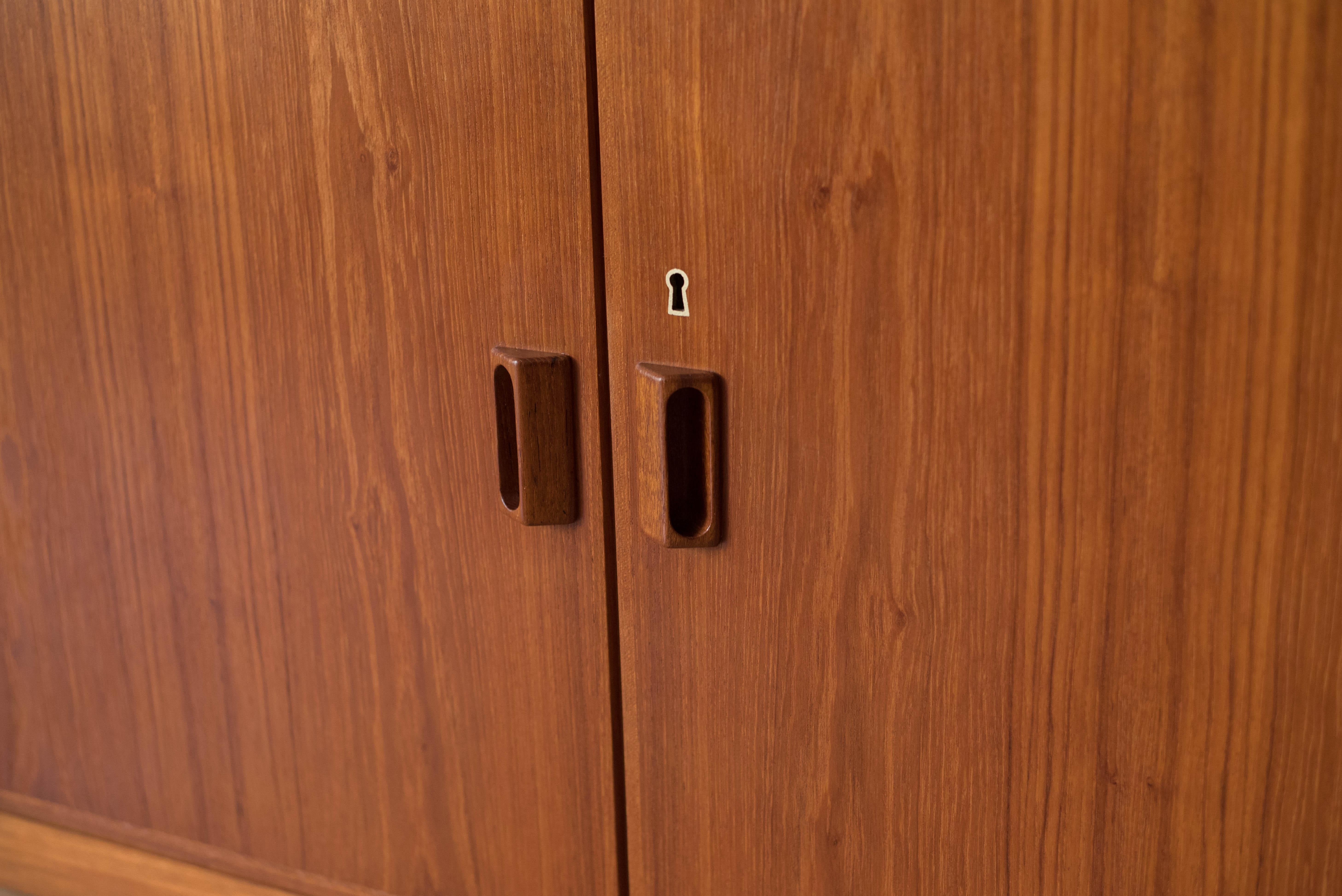 Vintage Danish Teak Locking Storage Cabinet Credenza by Børge Mogensen In Good Condition For Sale In San Jose, CA