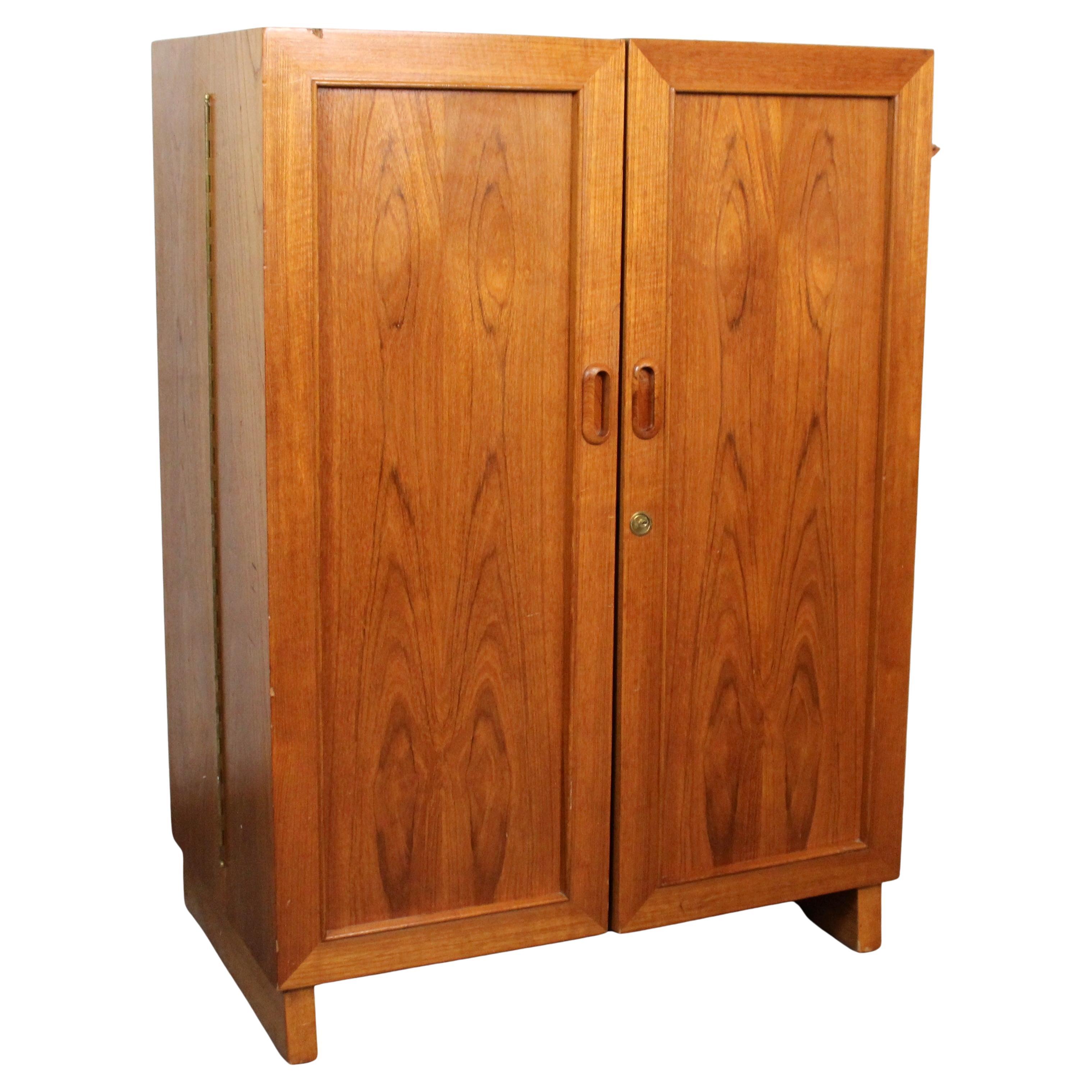 Vintage Danish Teak "Magic Box" Sekretär Schreibtisch im Angebot