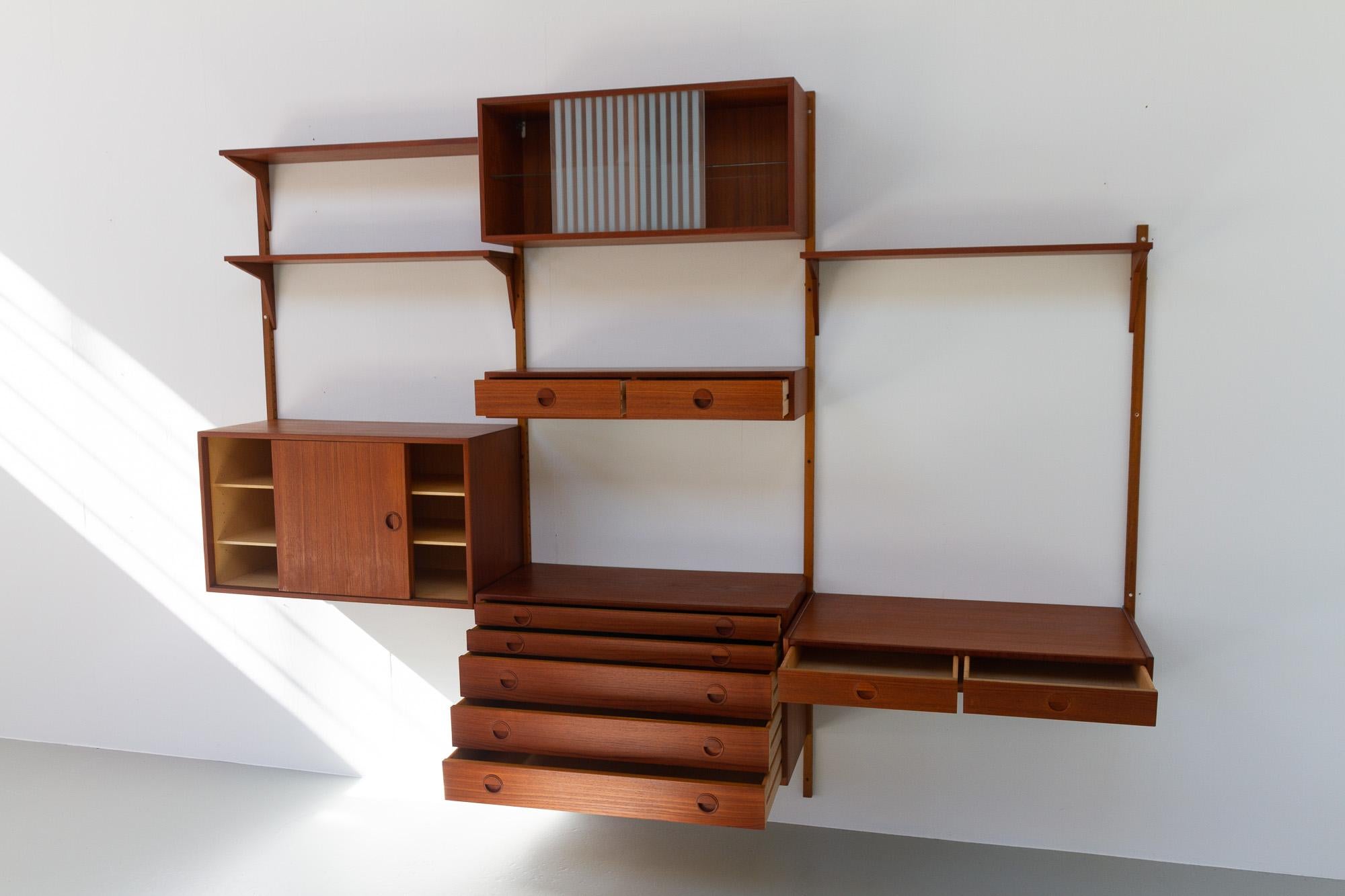 Vintage Danish Teak Modular Wall Unit by HG Furniture, 1960s In Good Condition In Asaa, DK
