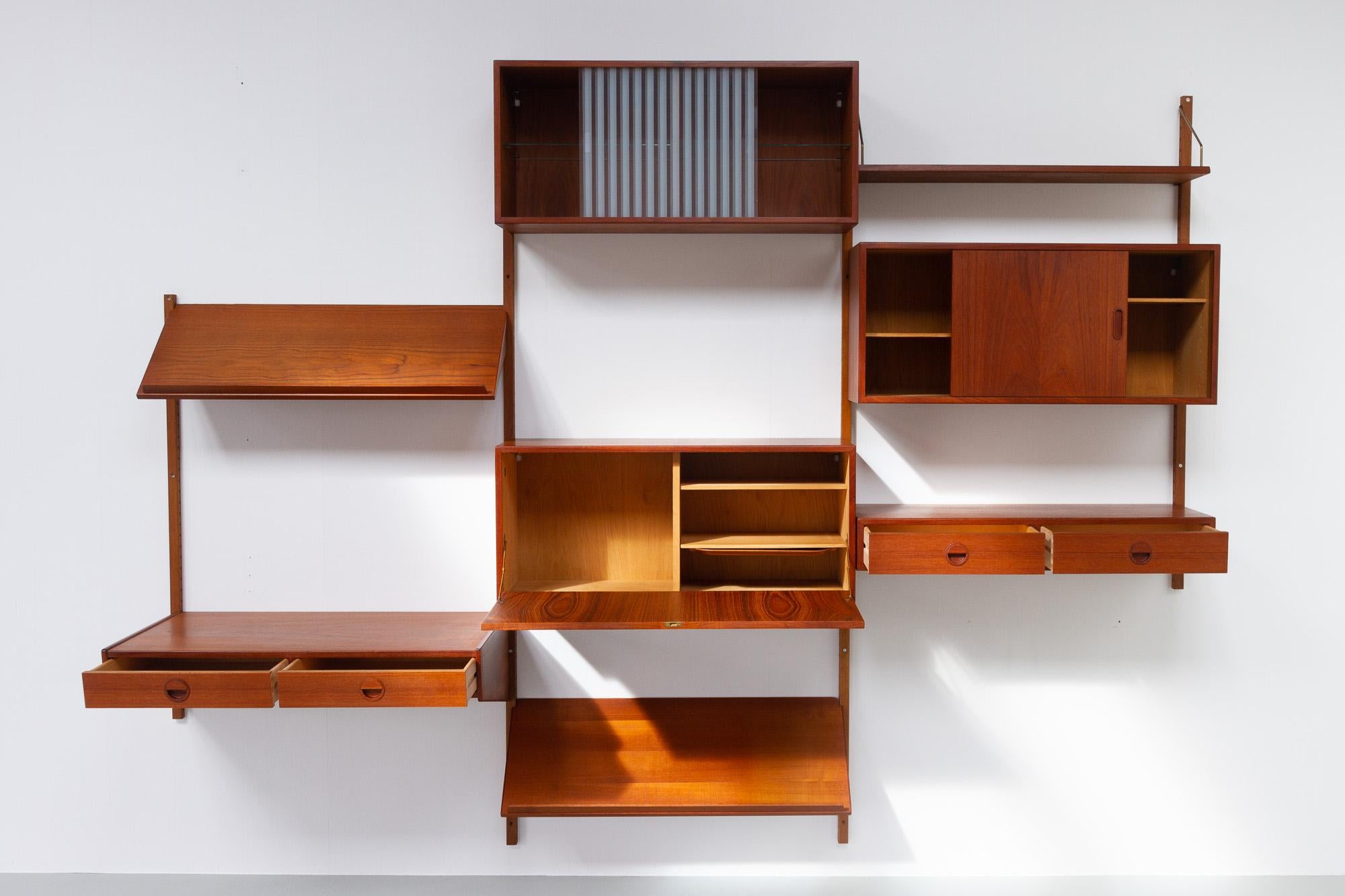 Vintage Danish Teak Modular Wall Unit by HG Furniture, 1960s In Good Condition In Asaa, DK
