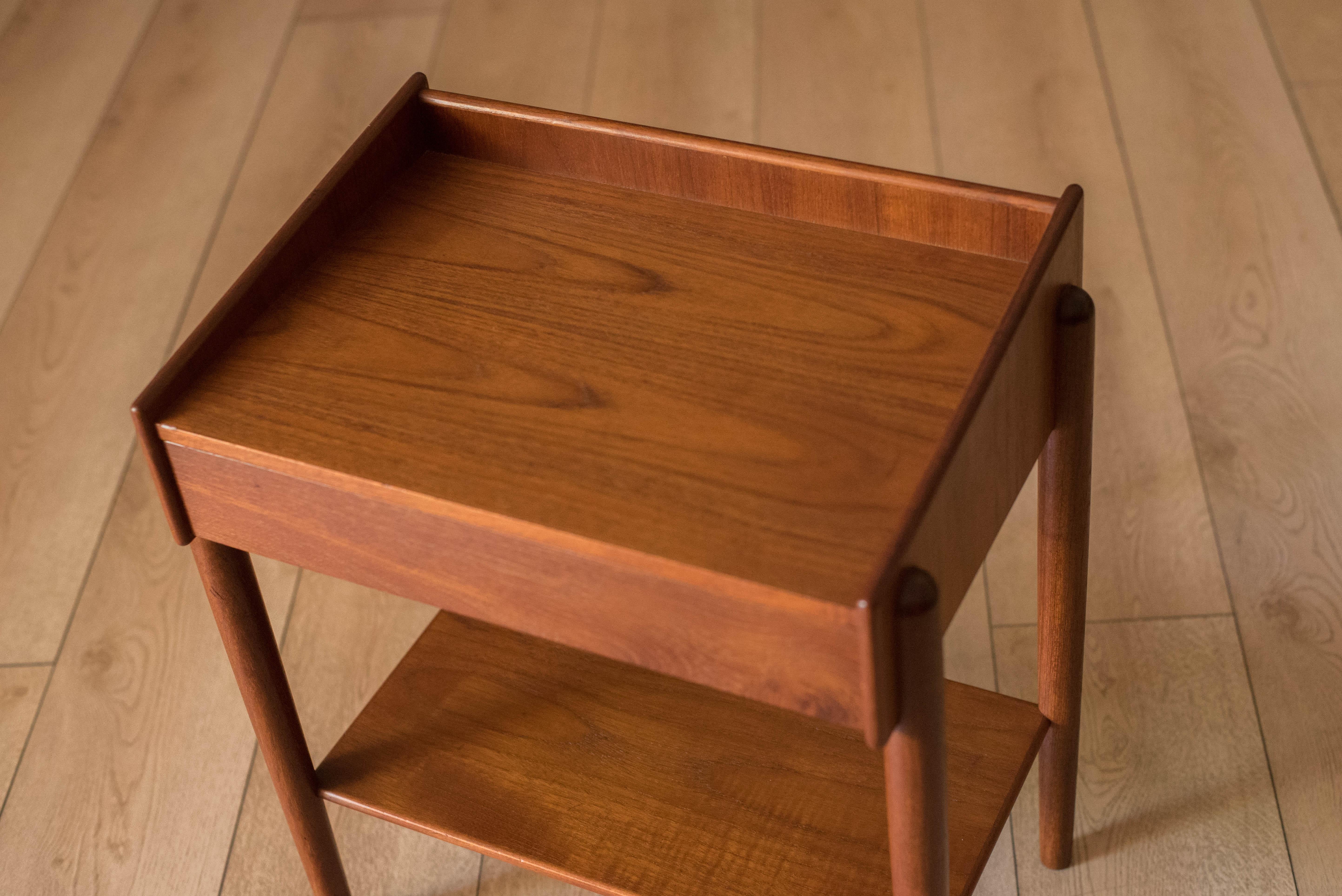 Mid-20th Century Vintage Danish Teak Nightstand Bedside Table by Børge Mogensen for Søborg Møbler For Sale