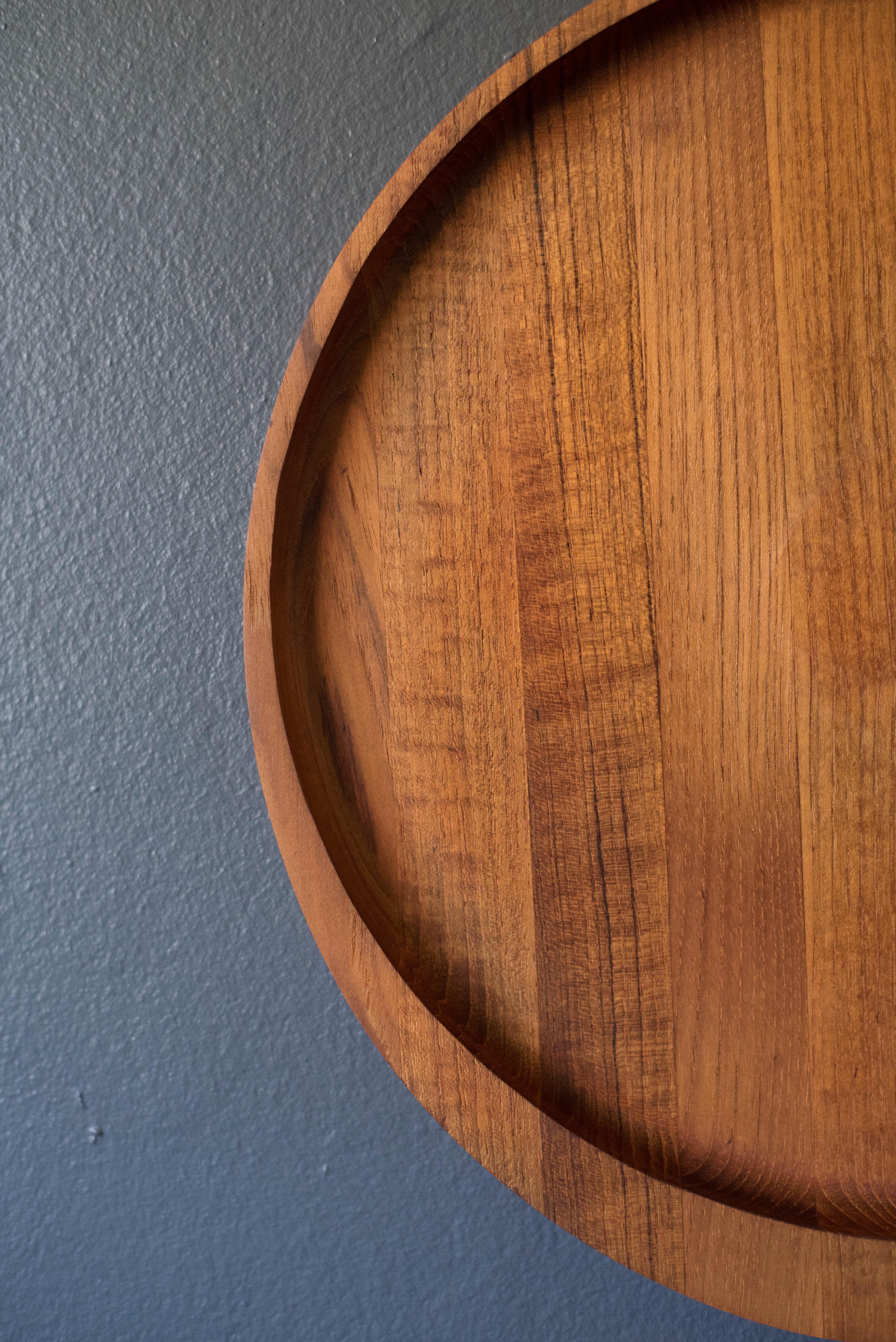 Vintage Danish Teak Round Serving Tray Platter In Good Condition In San Jose, CA