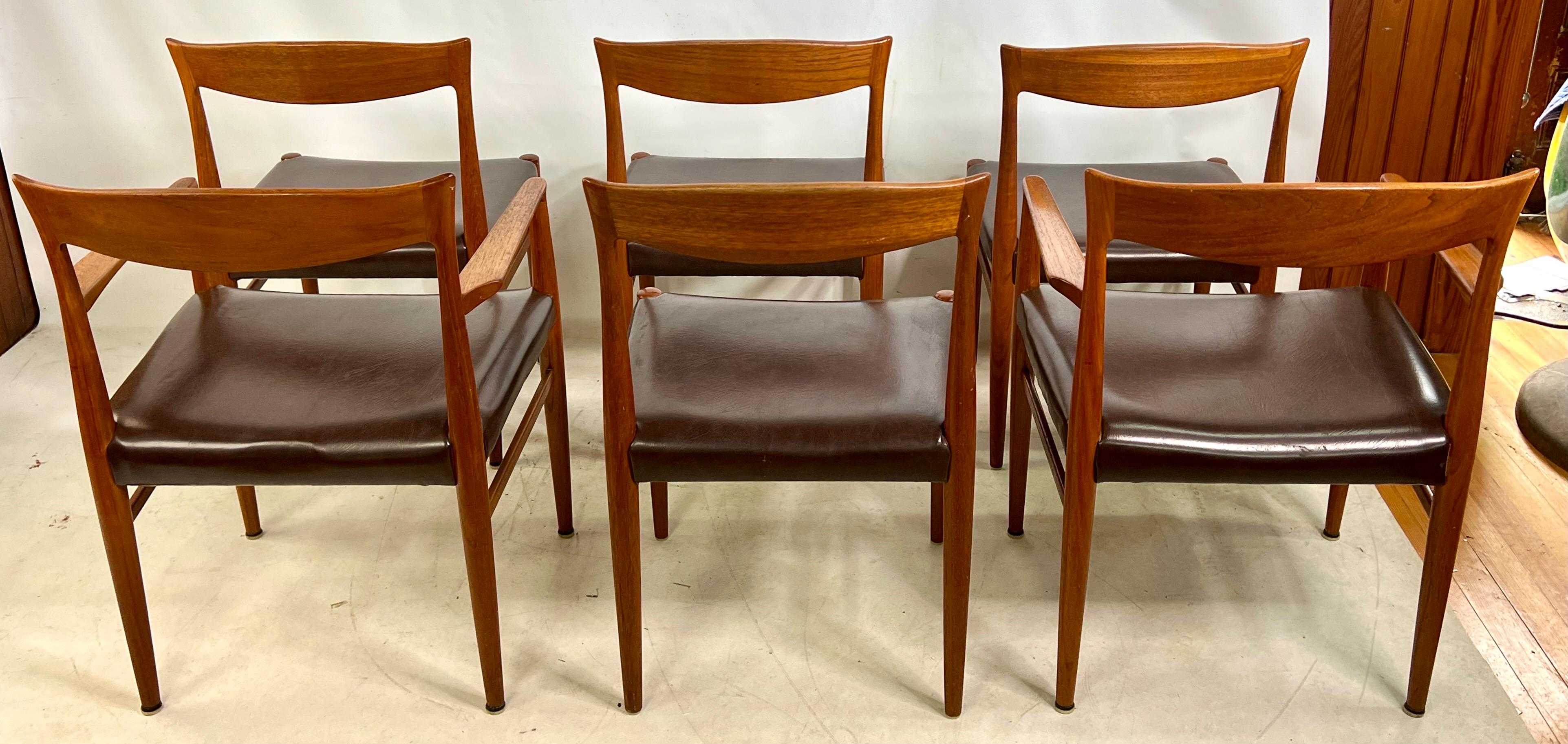 Chaises de salle à manger vintage danoises en teck sculptural - un ensemble de 6 en vente 1