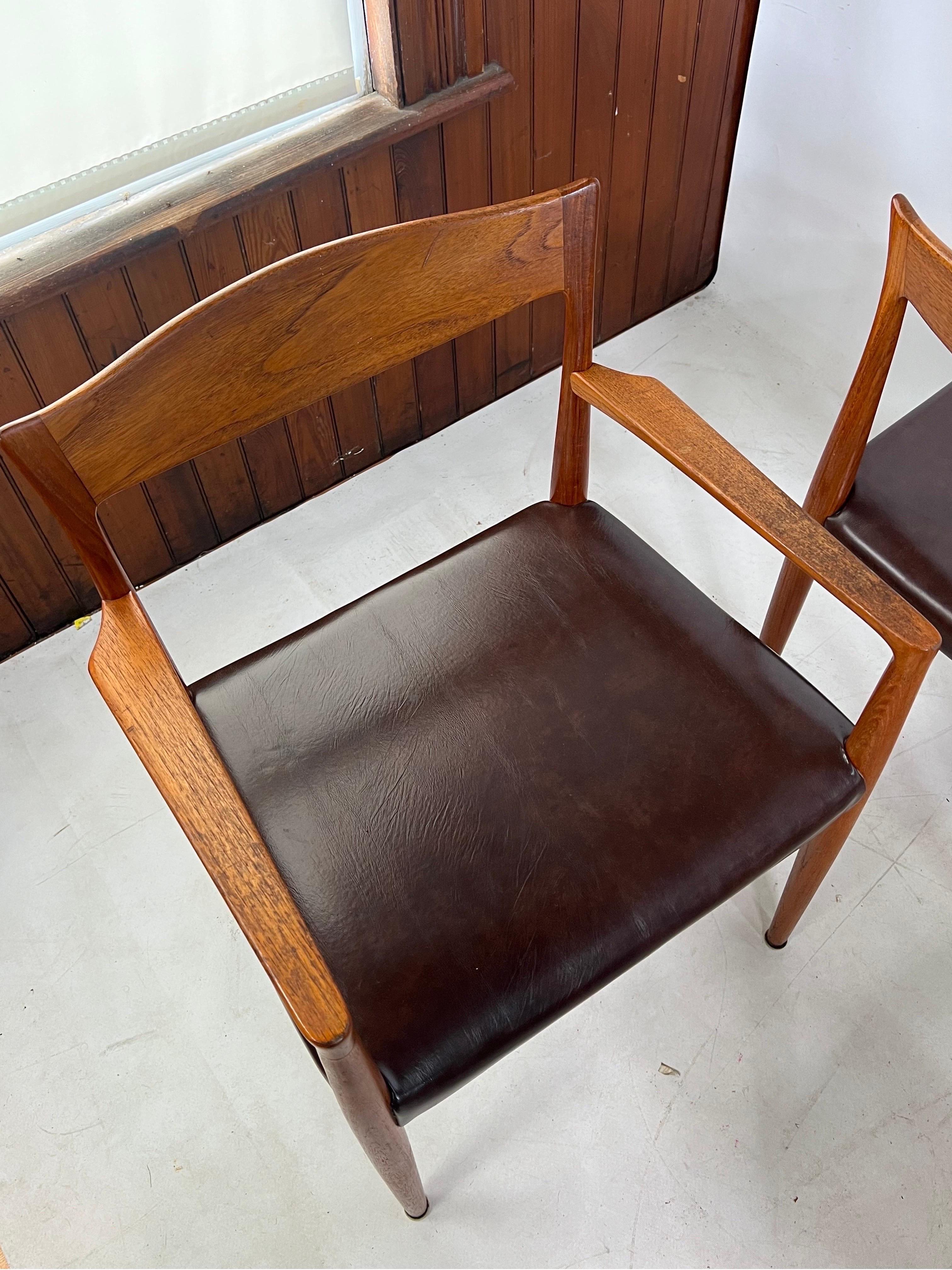 Chaises de salle à manger vintage danoises en teck sculptural - un ensemble de 6 en vente 2