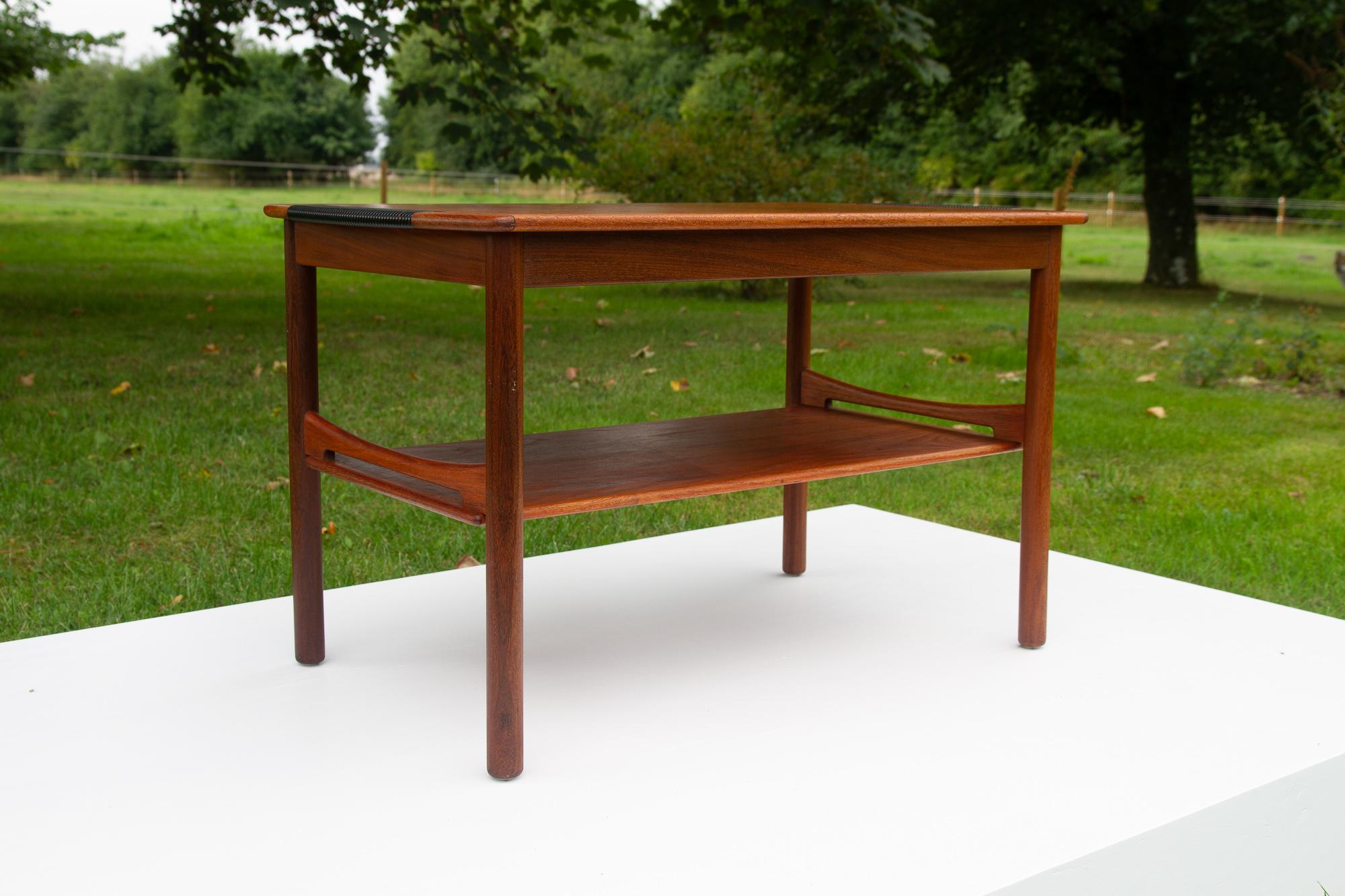 Mid-Century Modern Table d'appoint danoise vintage en teck, années 1960 en vente