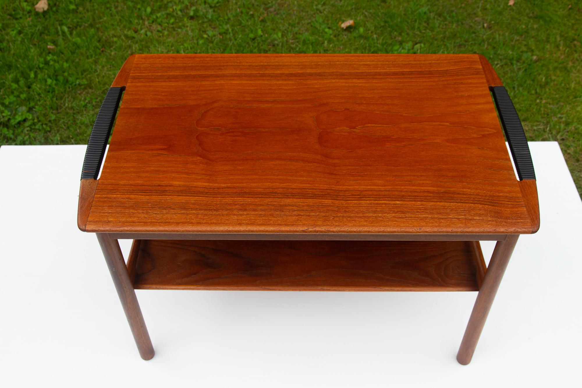 Vintage Danish Teak Side Table, 1960s For Sale 1