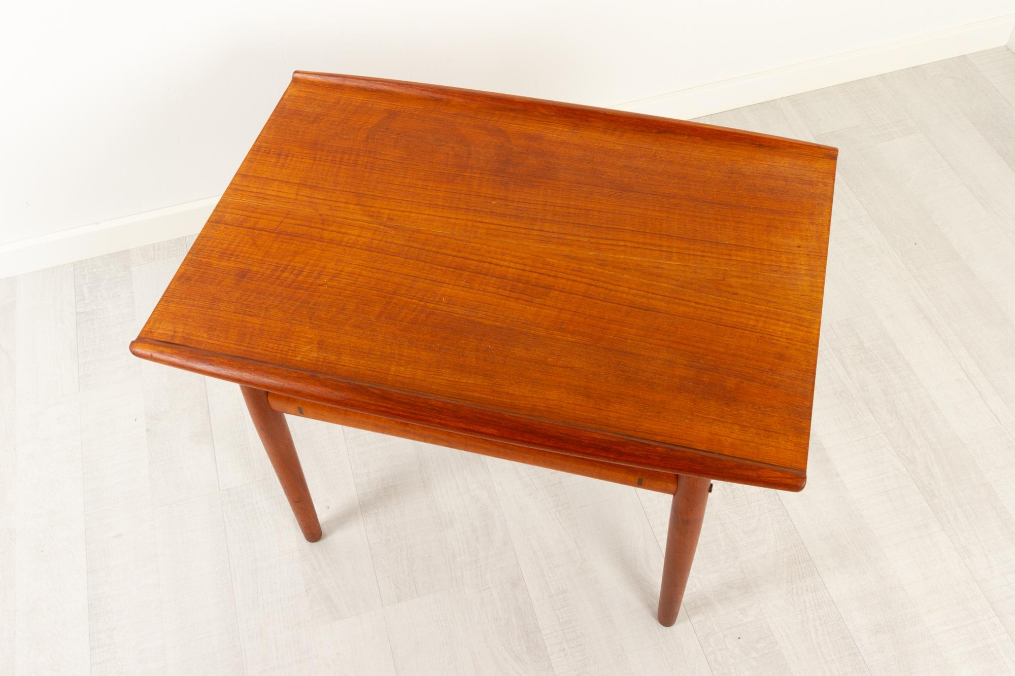 Vintage Danish Teak Side Table by Grete Jalk for Glostrup Møbelfabrik, 1960s For Sale 4
