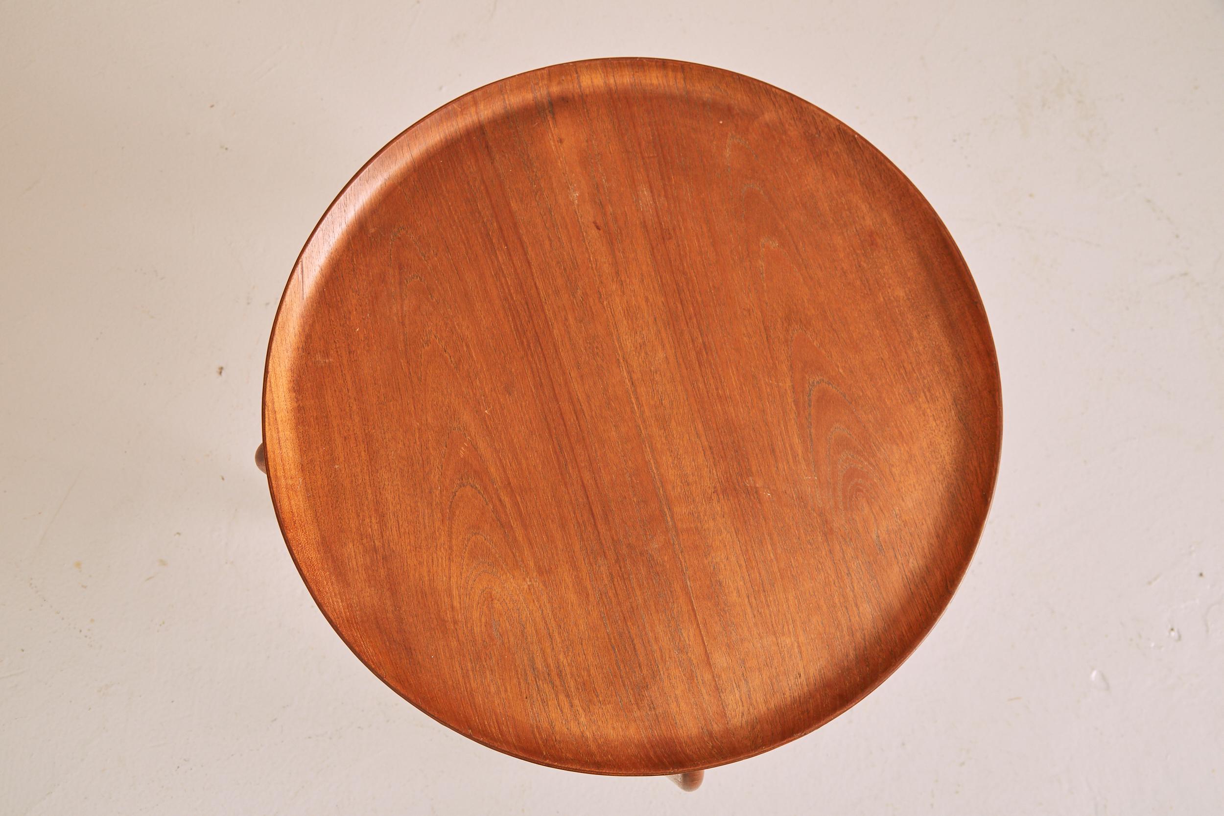 Vintage Danish Teak Side Table, Engholm & Willumsen For Fritz Hansen, 1950s In Good Condition For Sale In London, GB