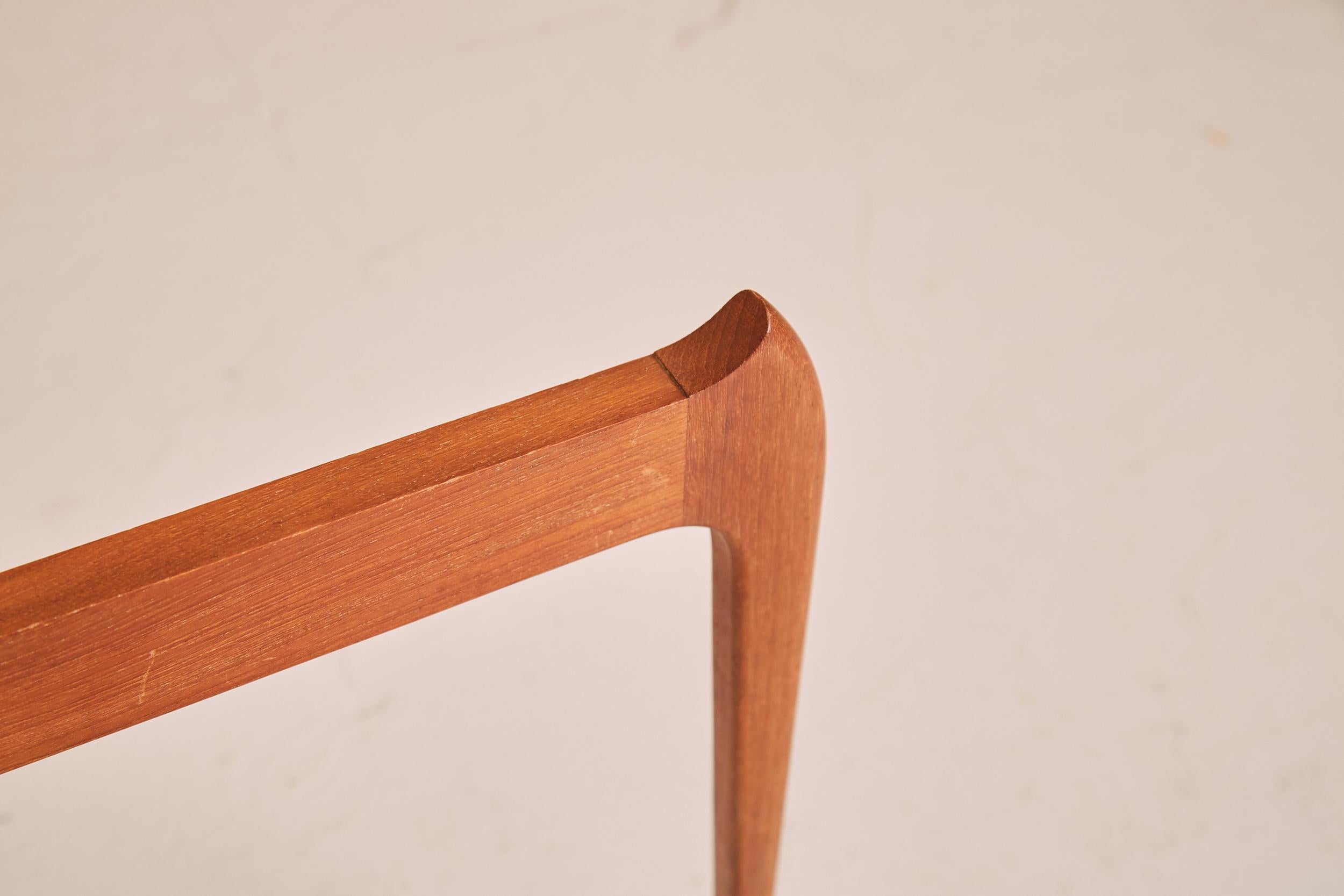 Vintage Danish Teak Side Table, Engholm & Willumsen For Fritz Hansen, 1950s For Sale 4