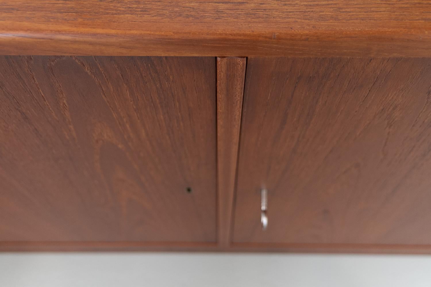 Enfilade danois vintage en teck, années 1960. 9
