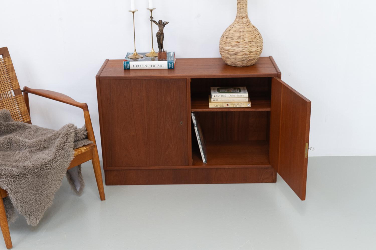 Enfilade danois vintage en teck, années 1960. 10