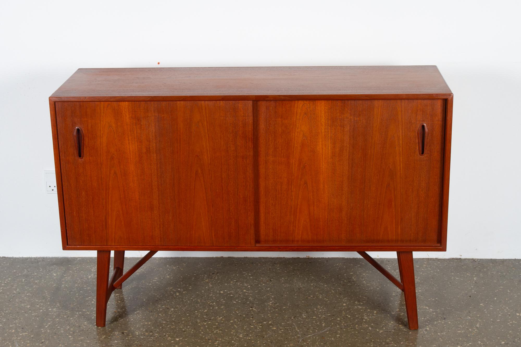 Mid-Century Modern Vintage Danish Teak Sideboard, 1960s