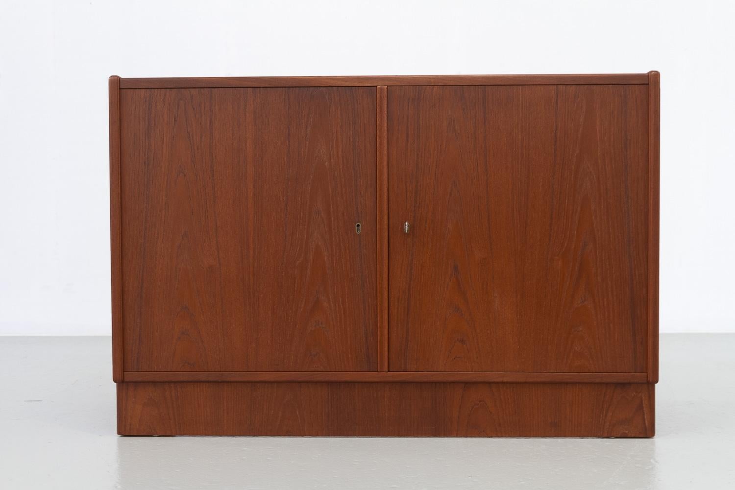 Danois Enfilade danois vintage en teck, années 1960.