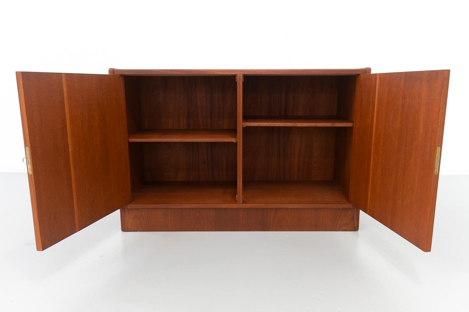 Enfilade danois vintage en teck, années 1960. 2